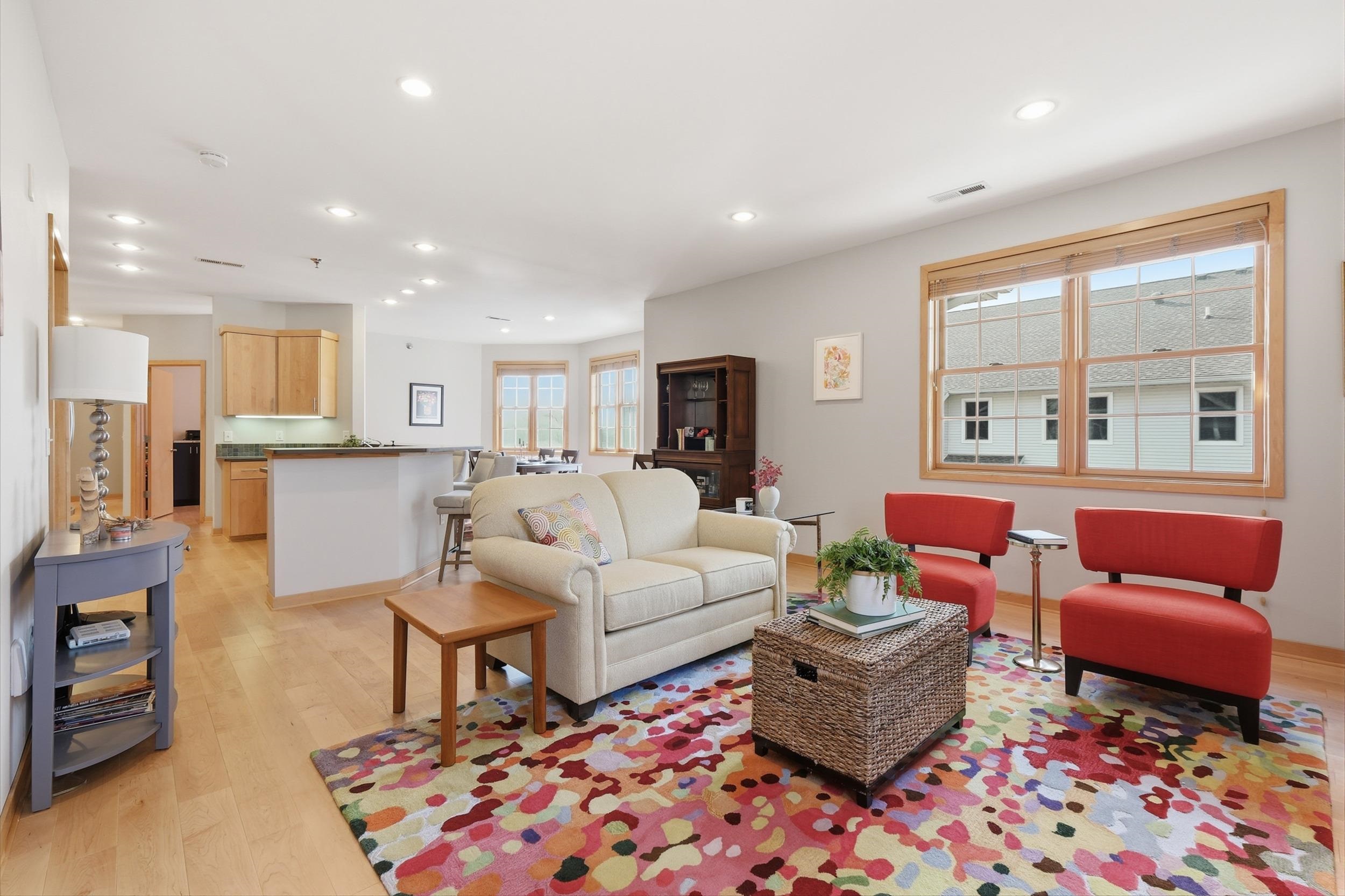 1101 Hamilton Street 204