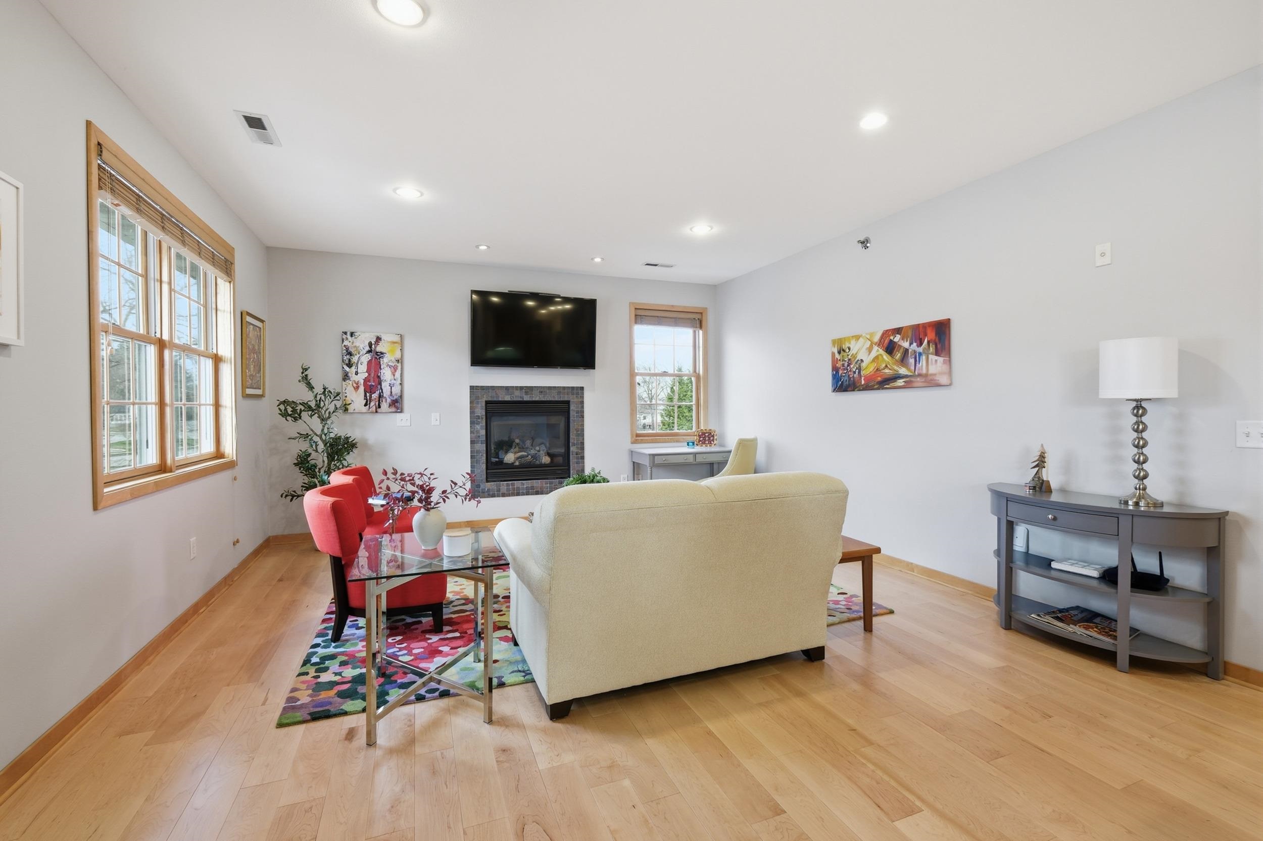 1101 Hamilton Street 204