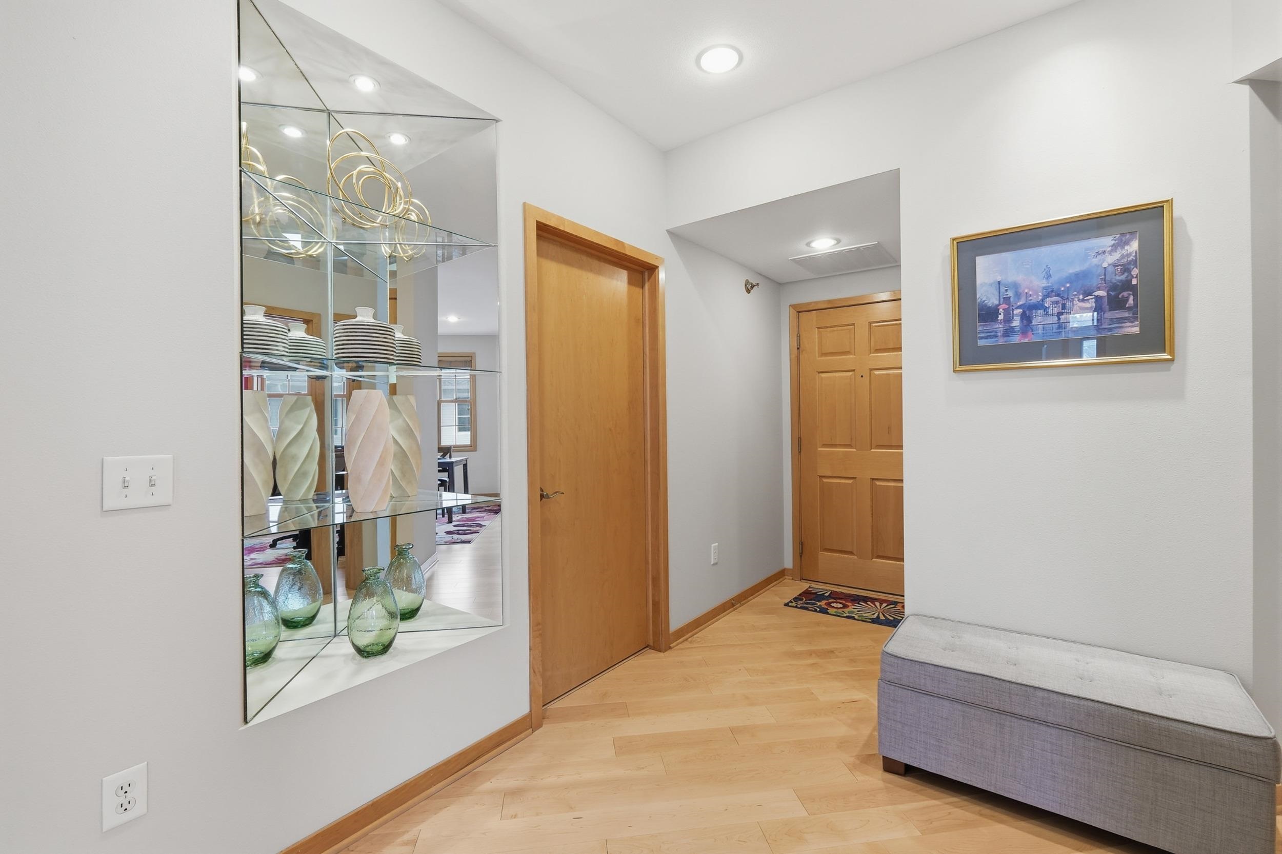 1101 Hamilton Street 204