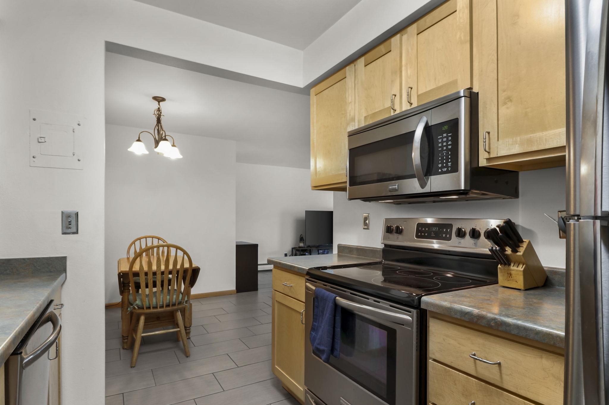 50 Whitcomb Circle 5