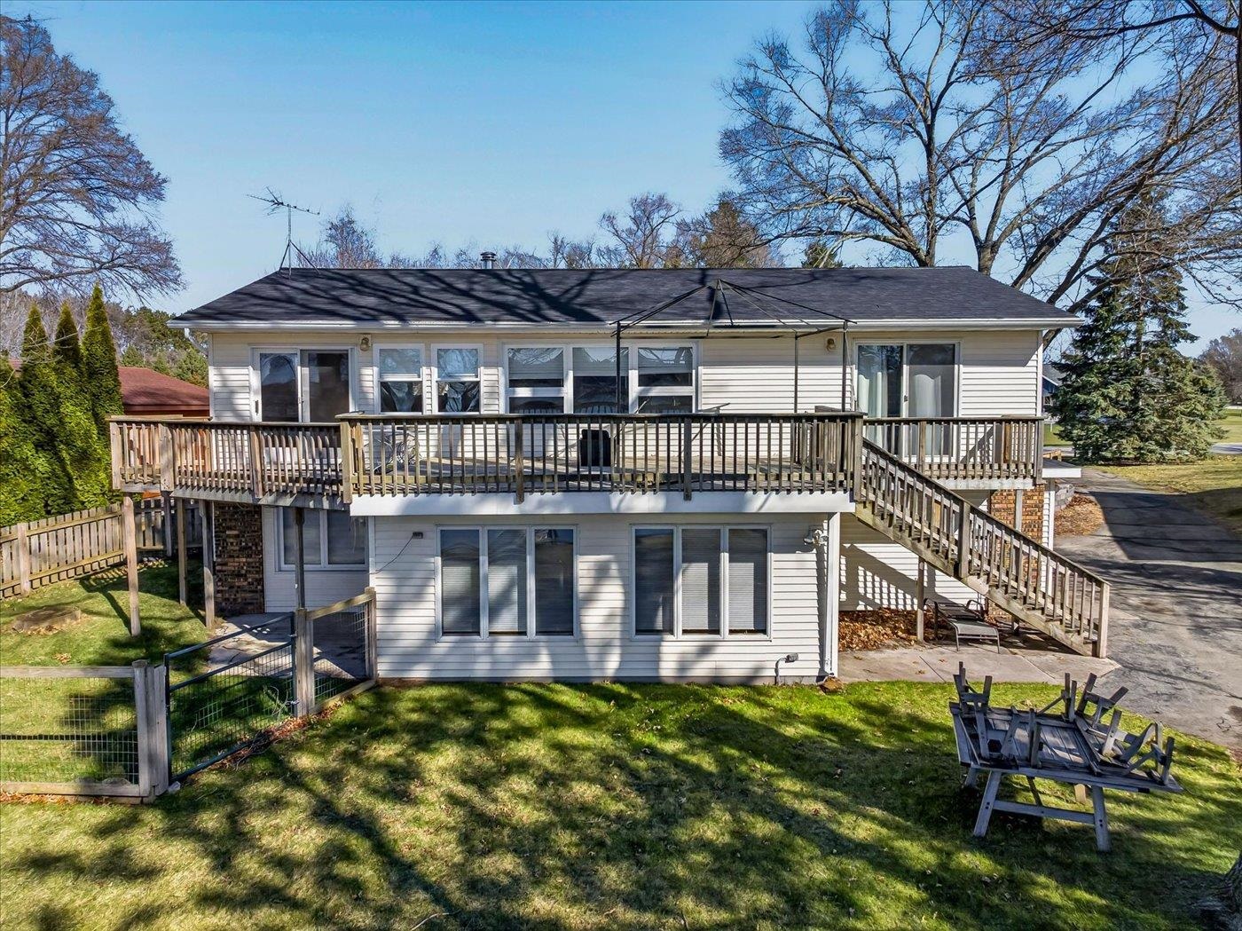 W5605 Island Drive
