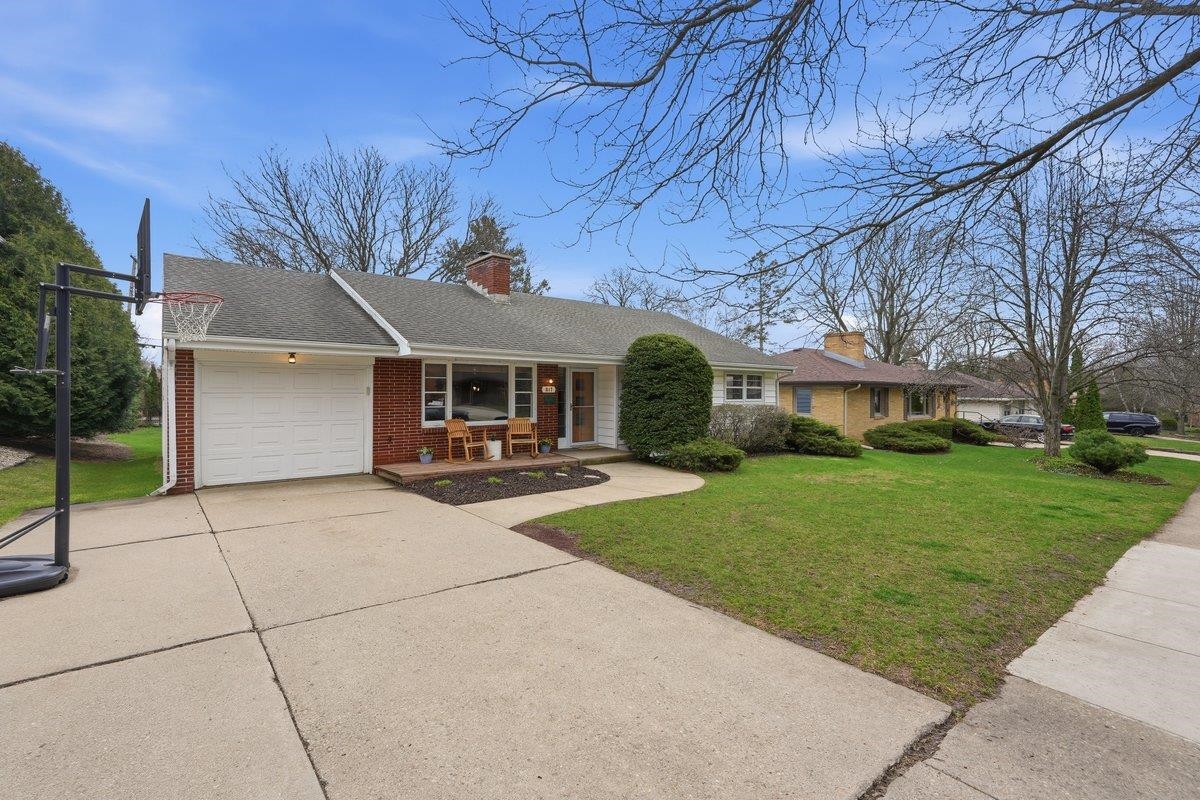 617 Charles Lane