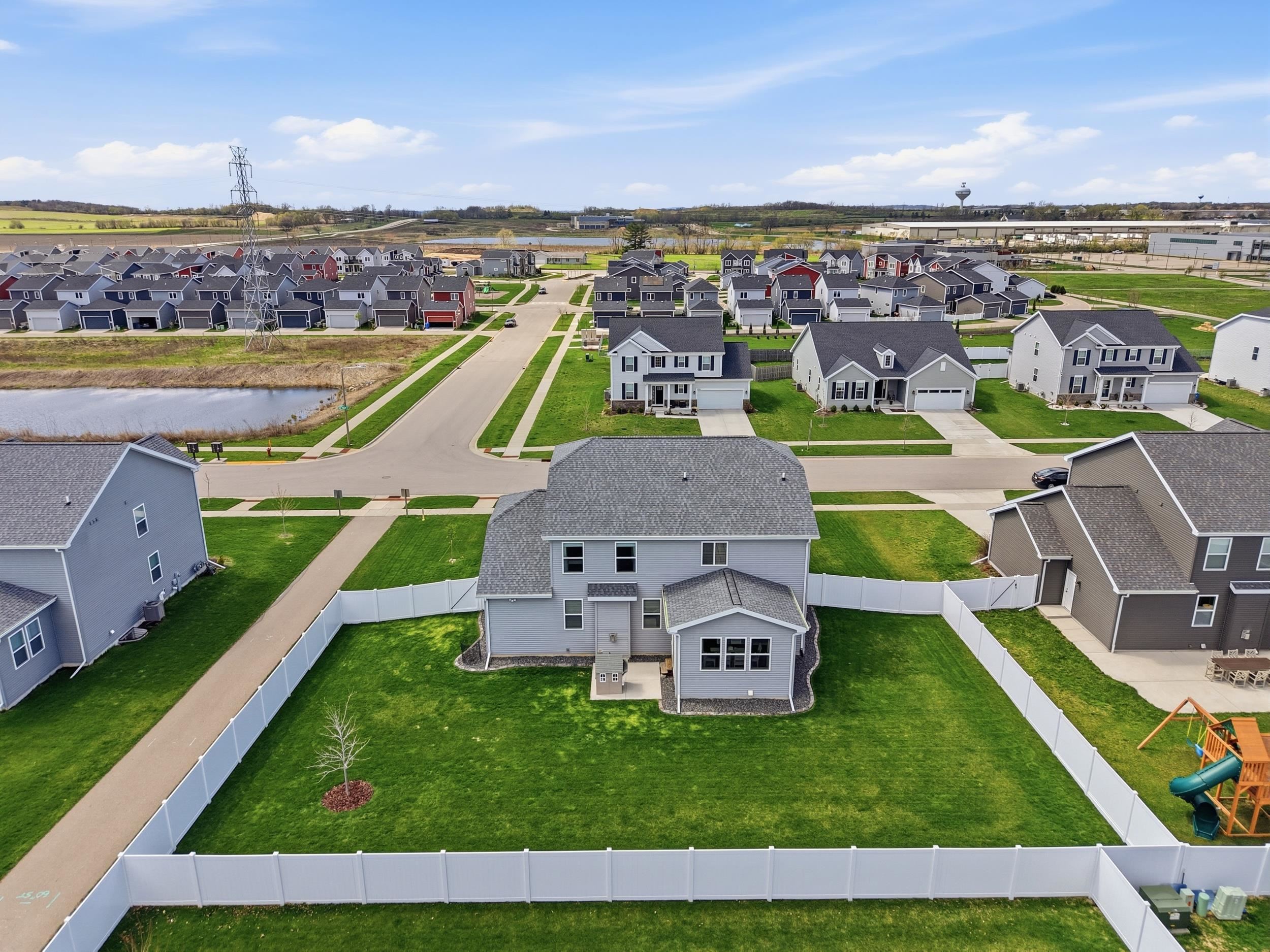 2736 Leo Mary Street