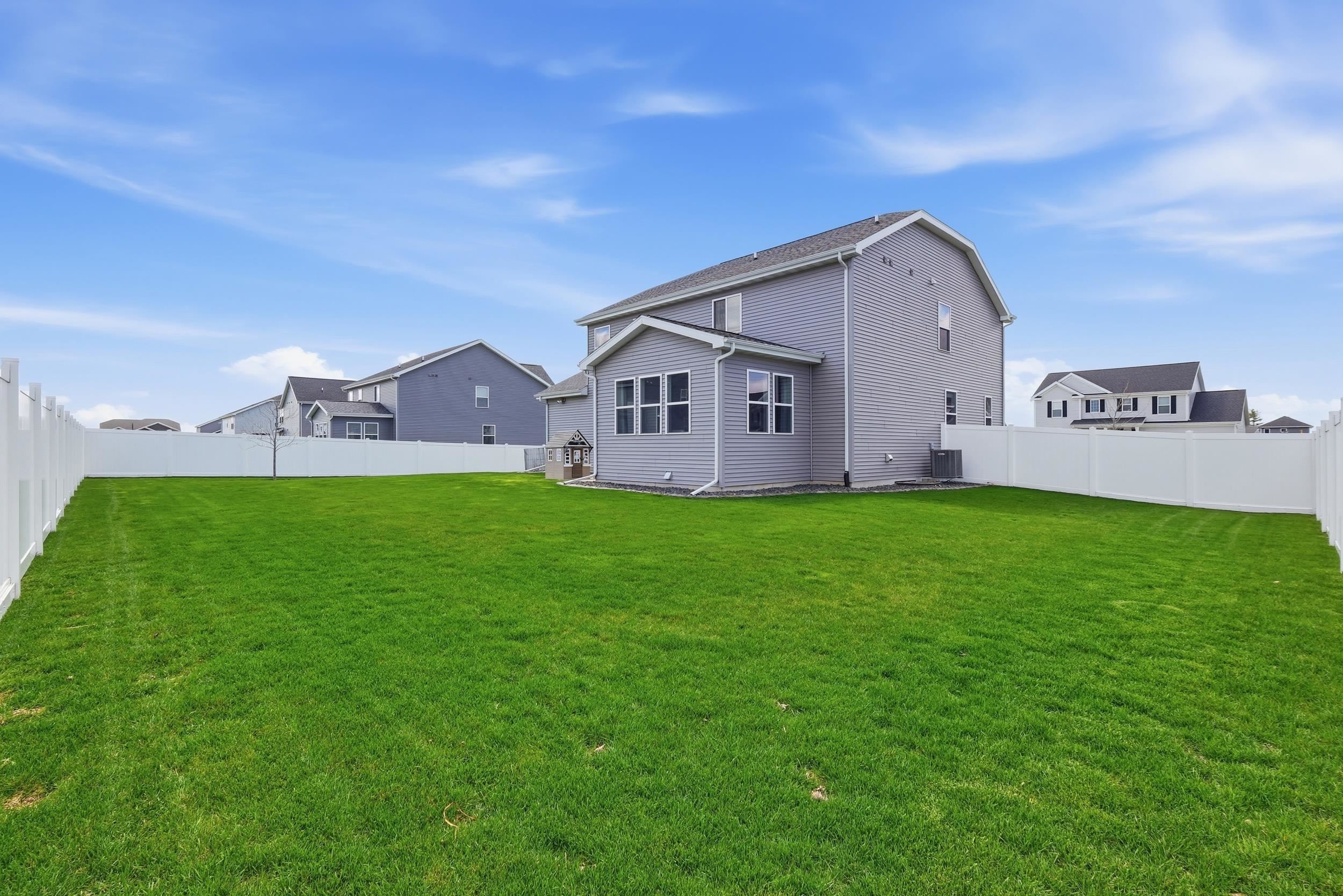 2736 Leo Mary Street