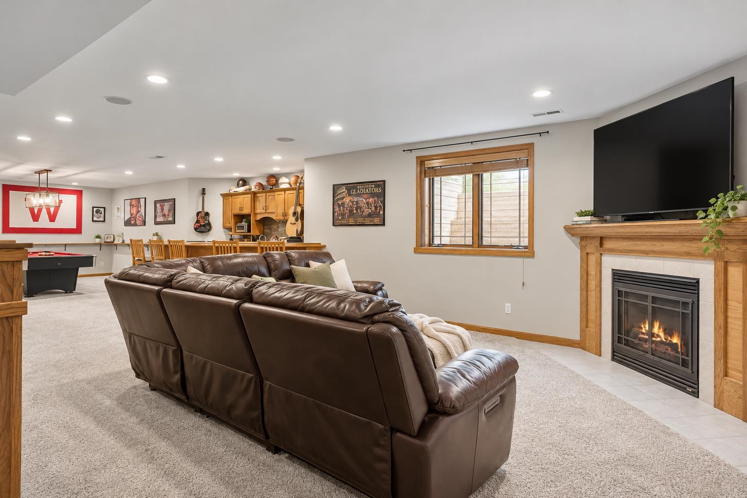 5960 Oak Hollow Drive