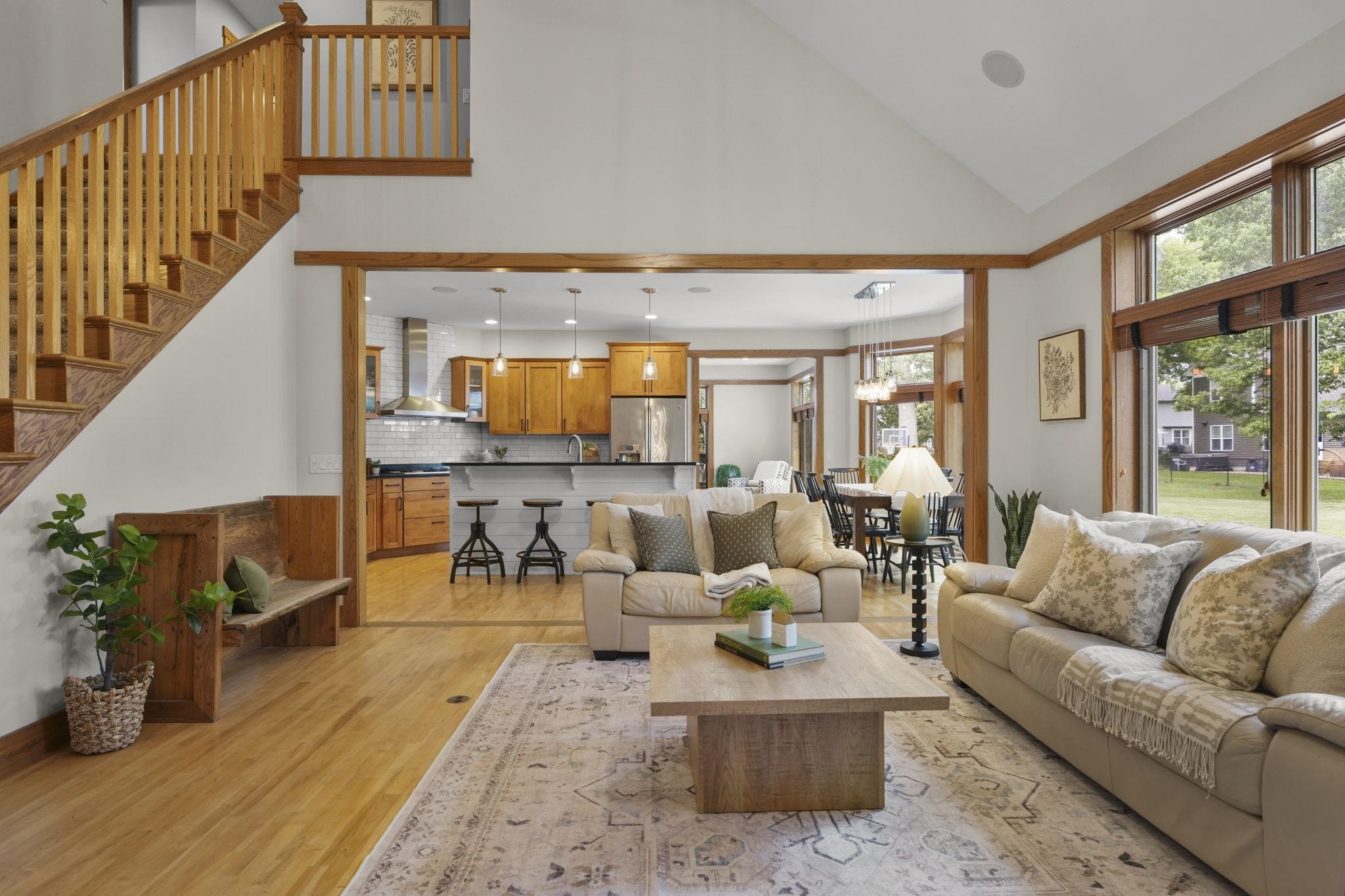 5960 Oak Hollow Drive