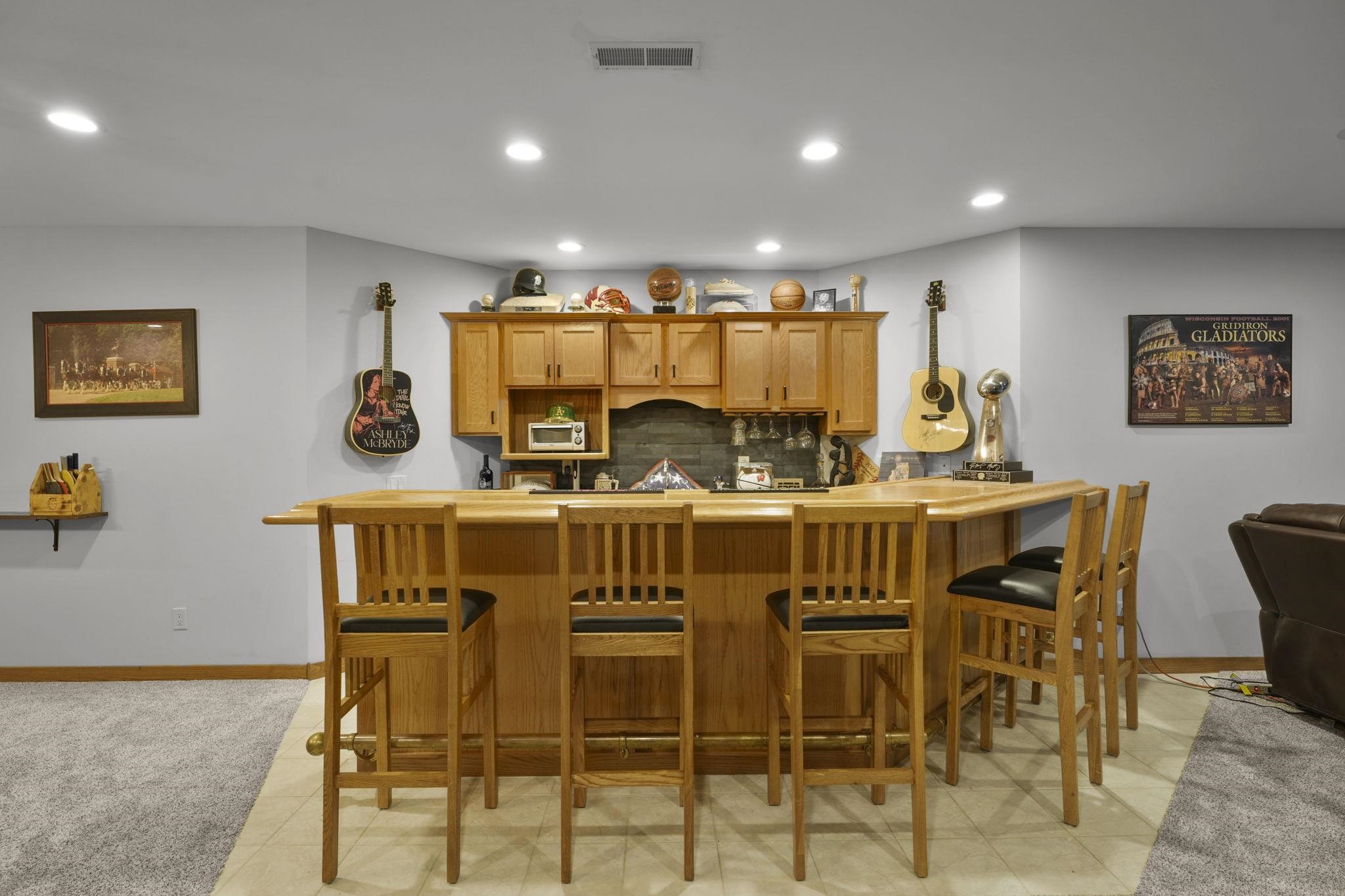 5960 Oak Hollow Drive