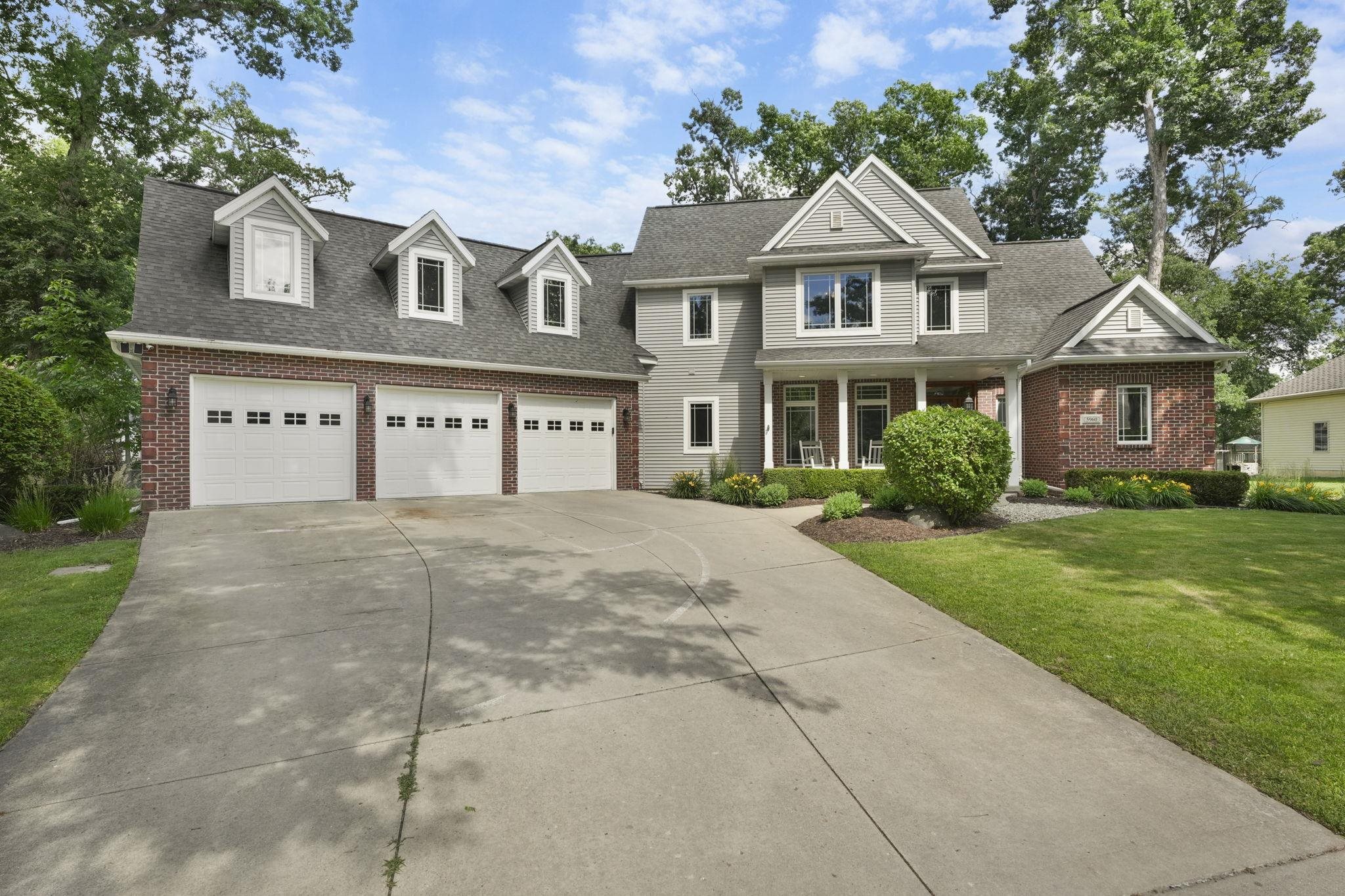 5960 Oak Hollow Drive