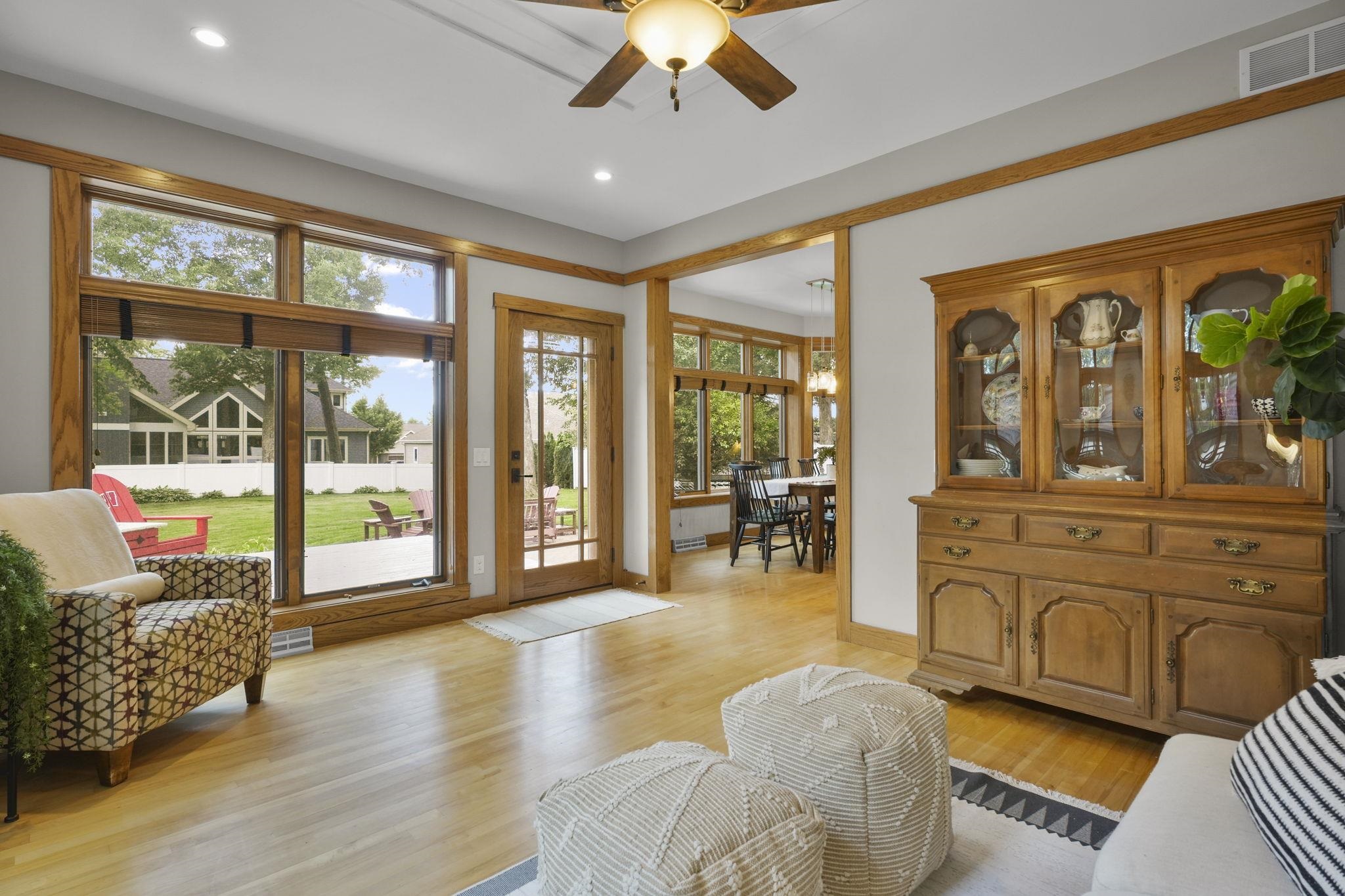 5960 Oak Hollow Drive