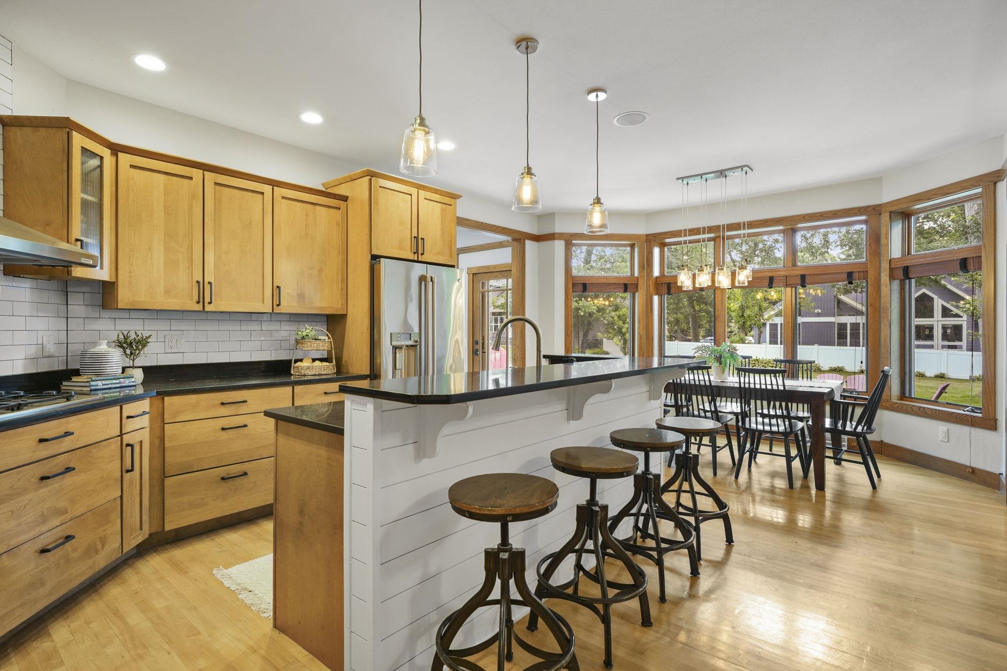 5960 Oak Hollow Drive