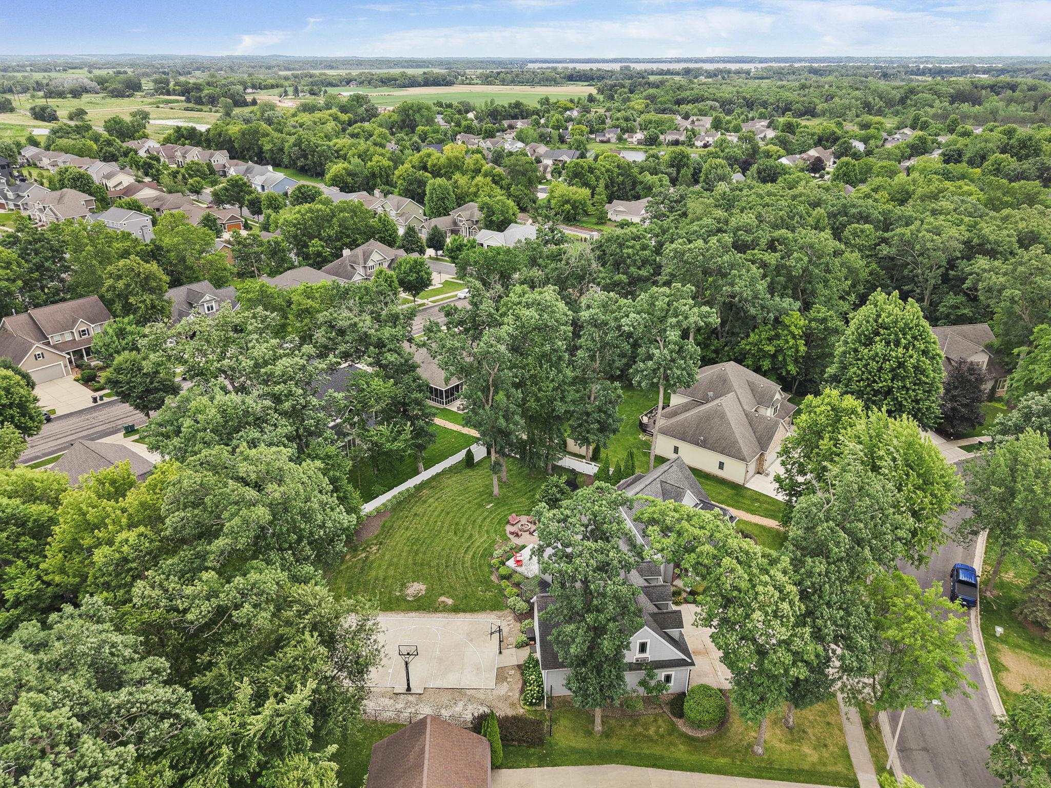 5960 Oak Hollow Drive