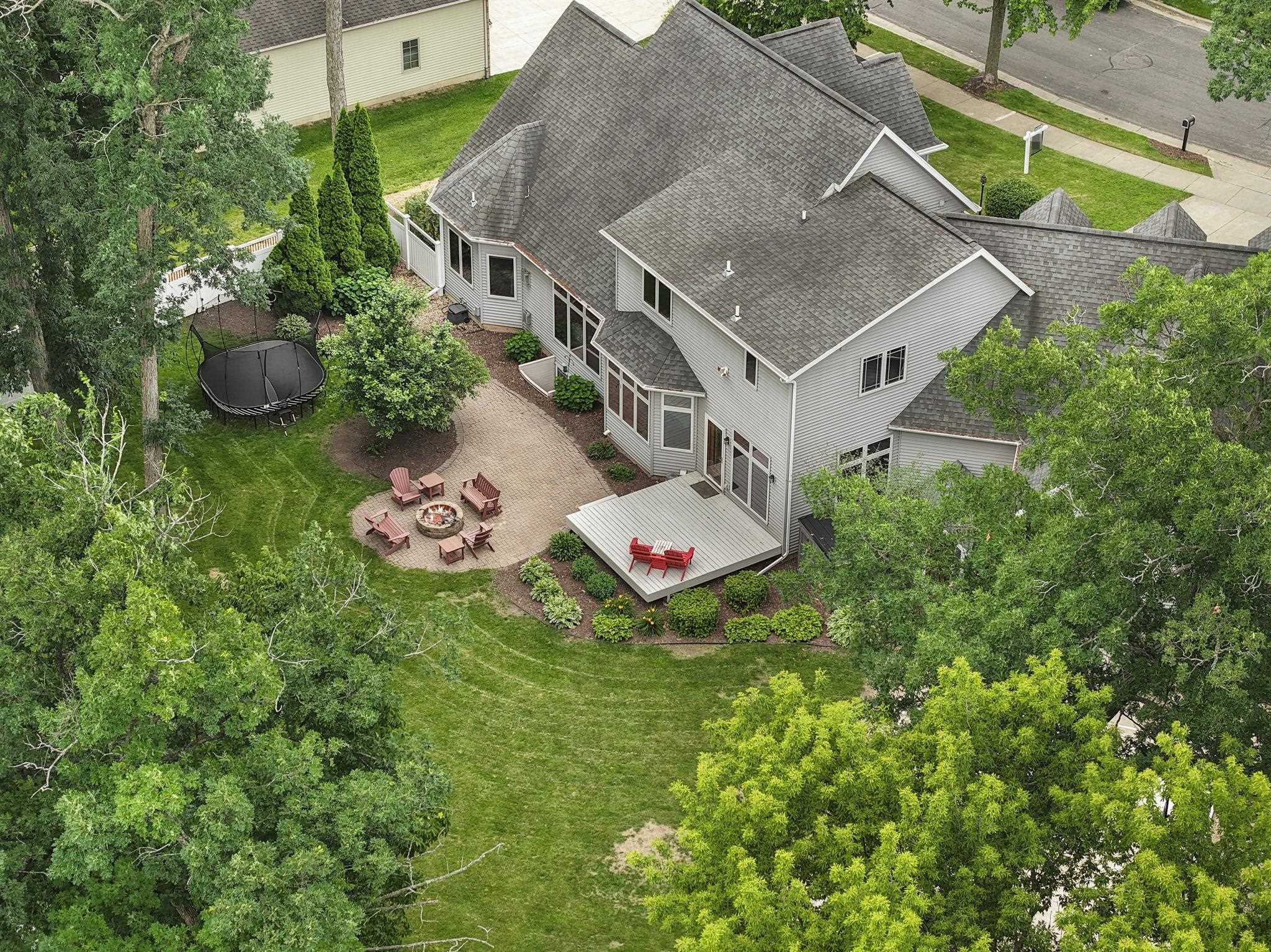 5960 Oak Hollow Drive