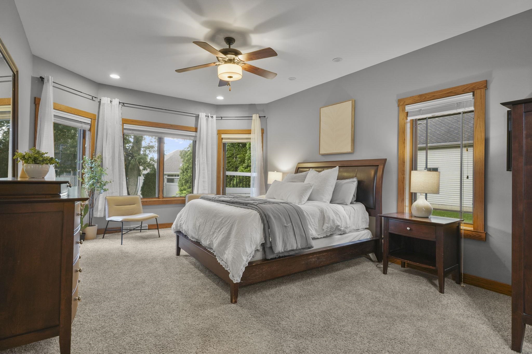 5960 Oak Hollow Drive