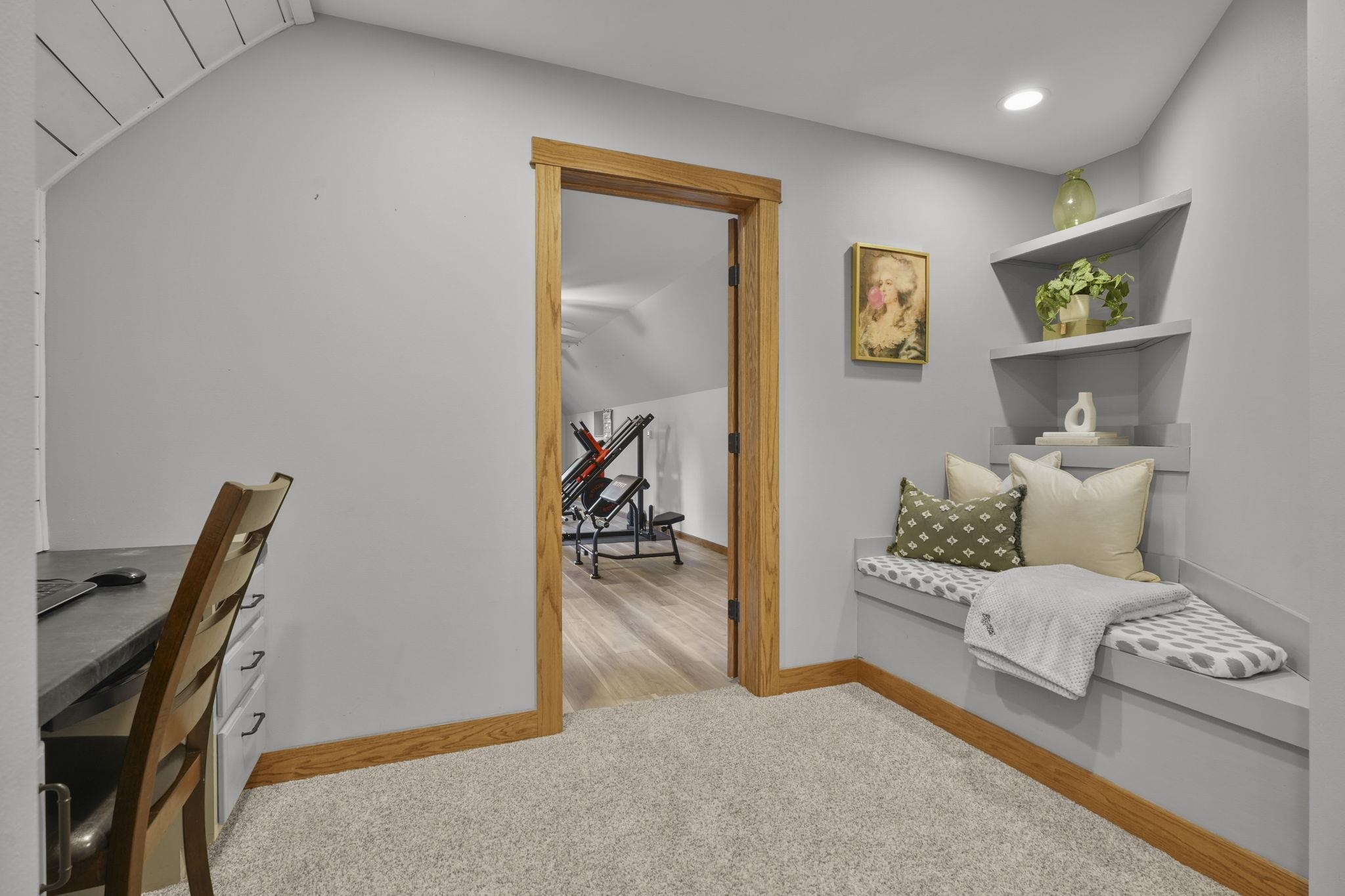 5960 Oak Hollow Drive