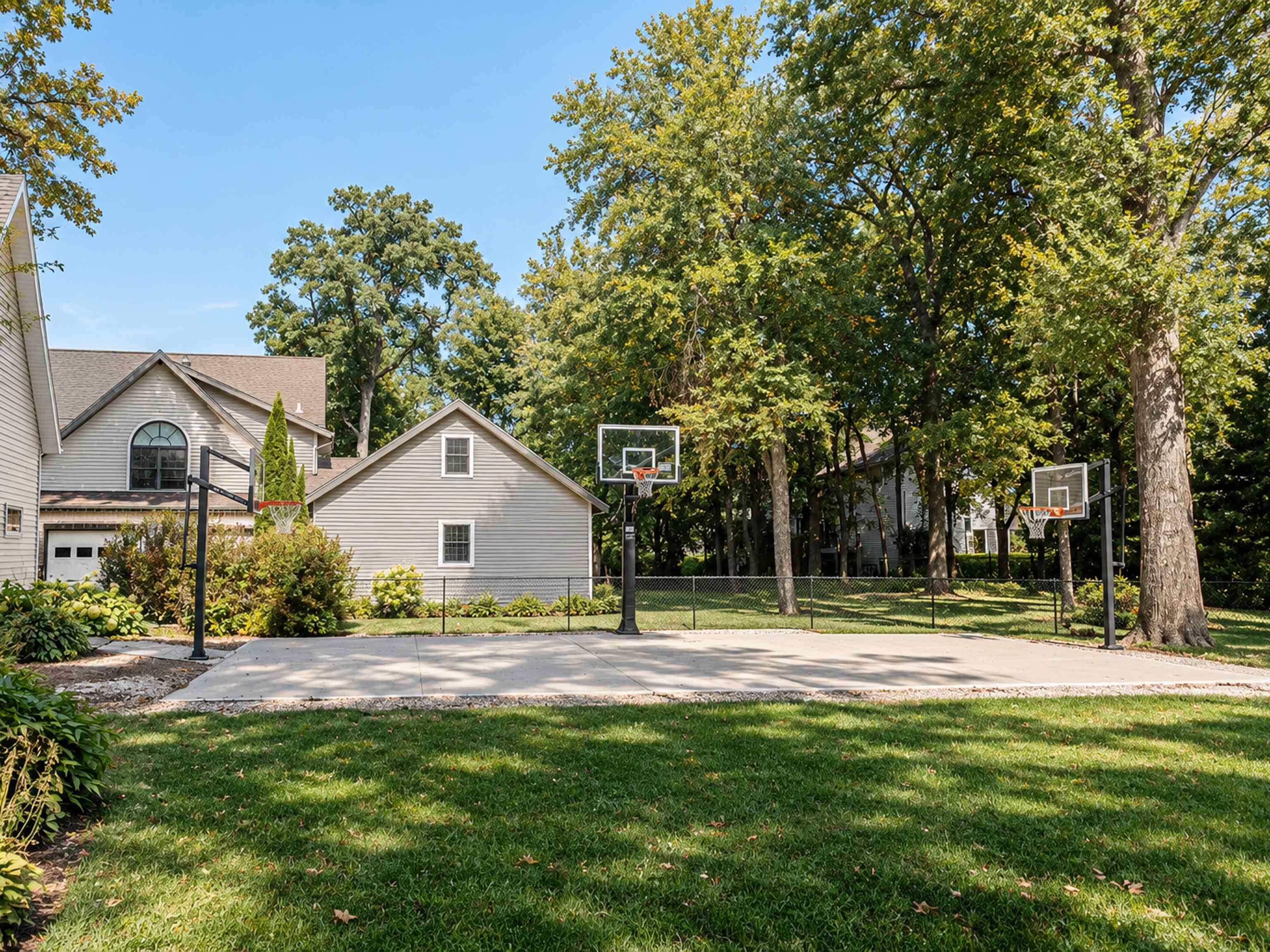 5960 Oak Hollow Drive