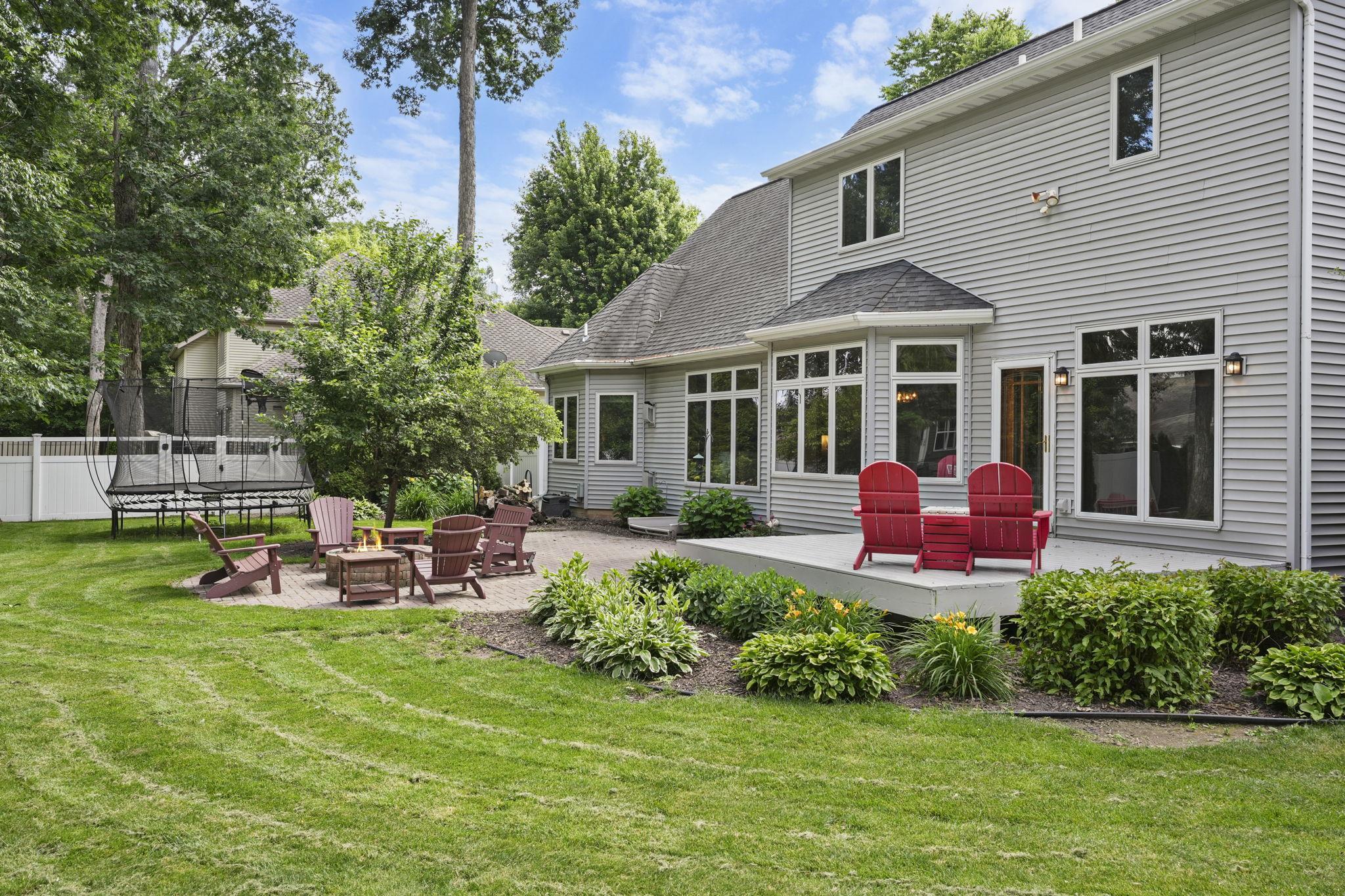 5960 Oak Hollow Drive