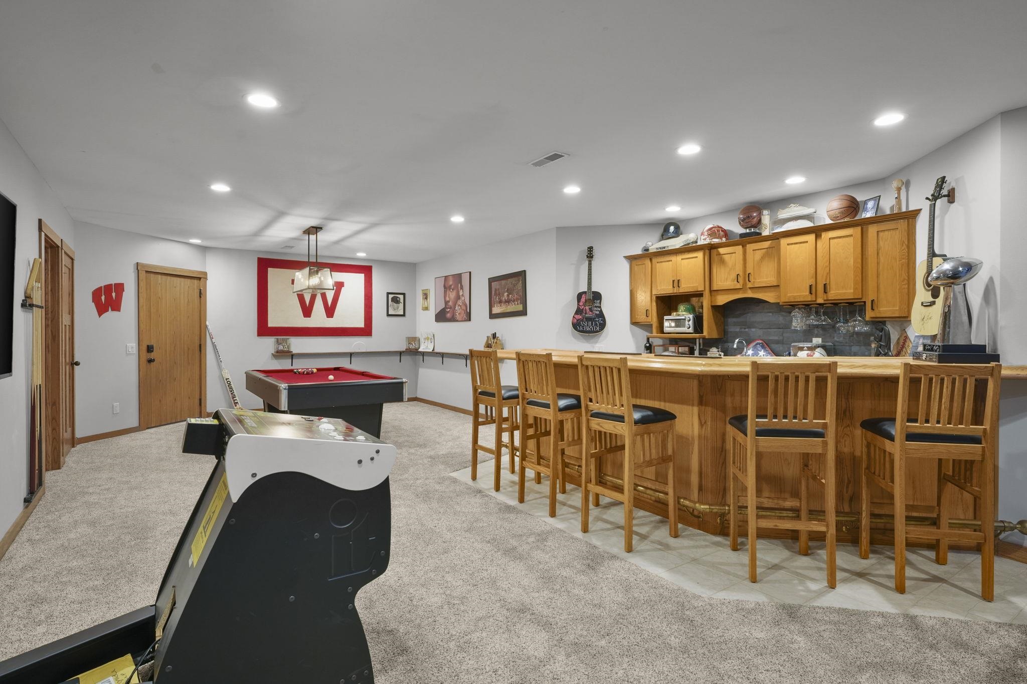 5960 Oak Hollow Drive