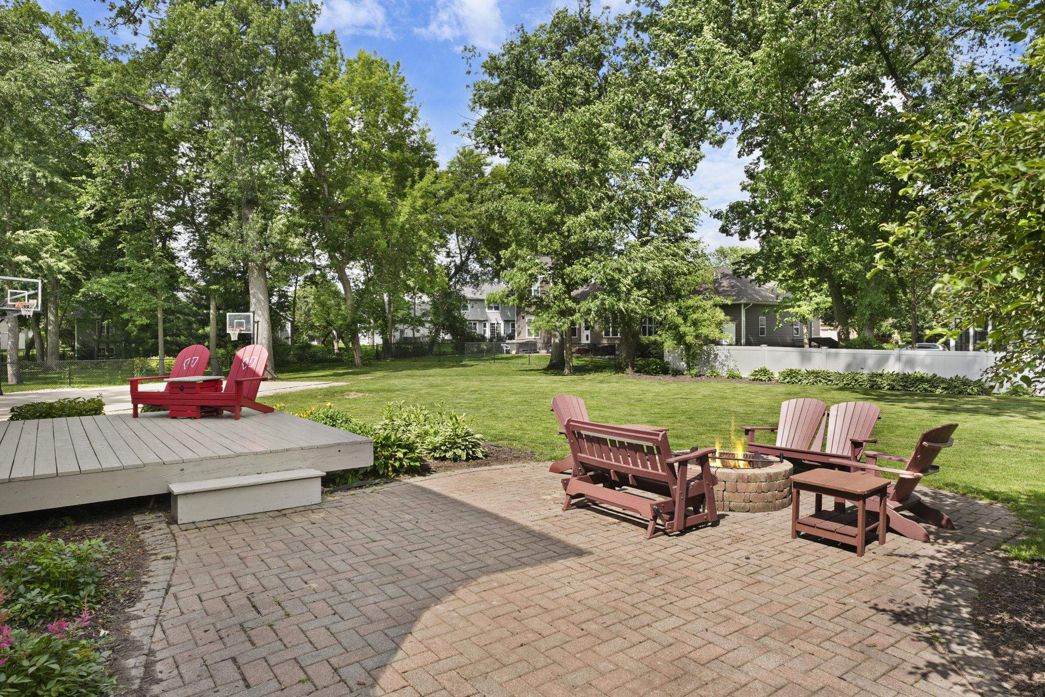 5960 Oak Hollow Drive