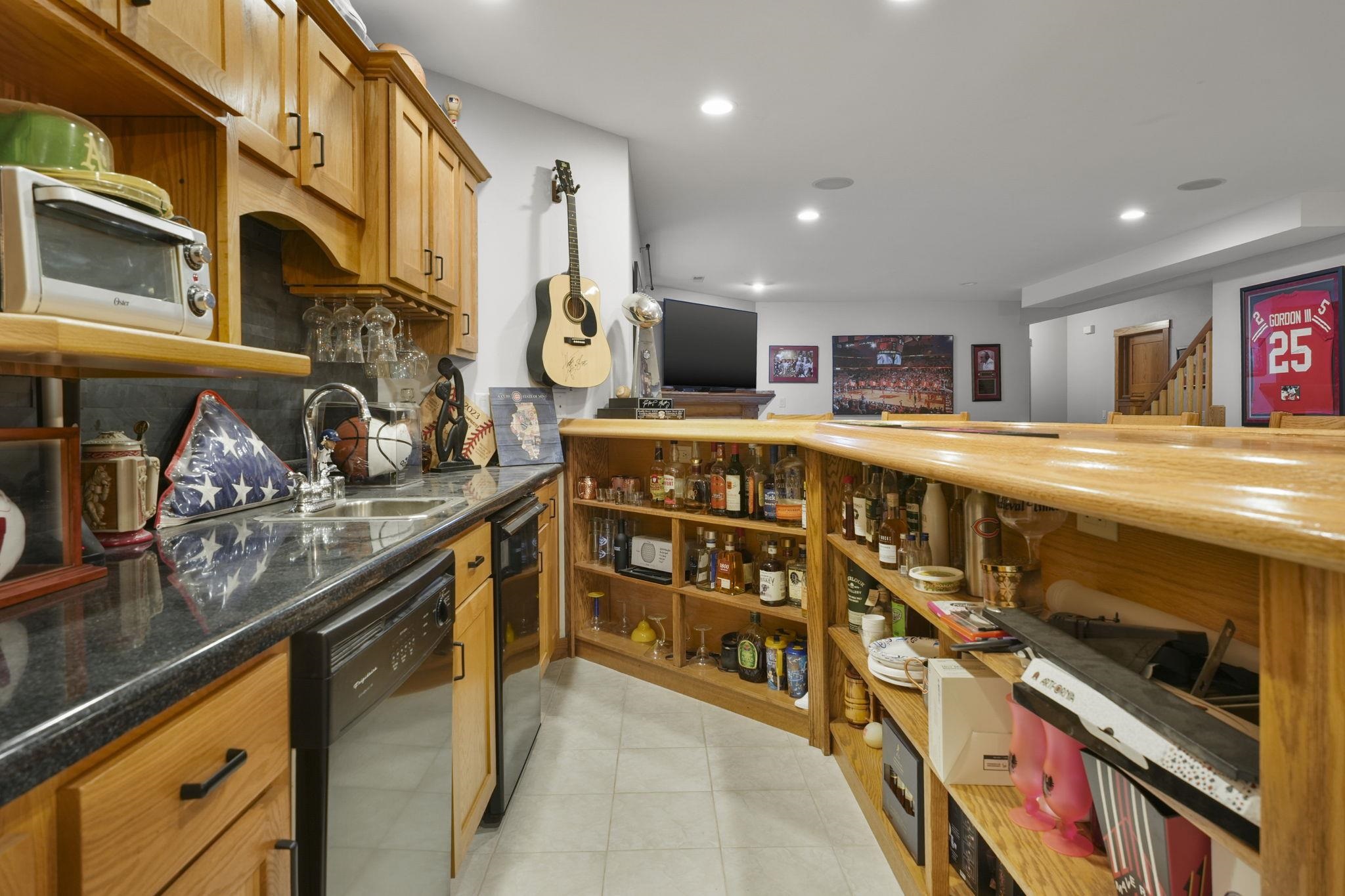 5960 Oak Hollow Drive