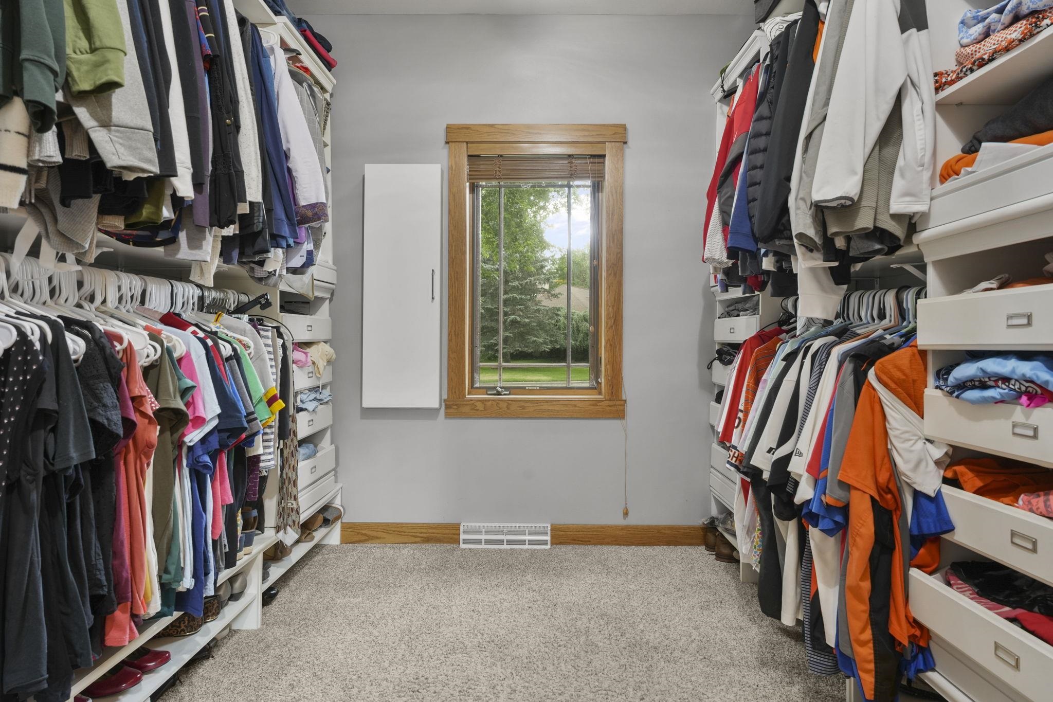 5960 Oak Hollow Drive