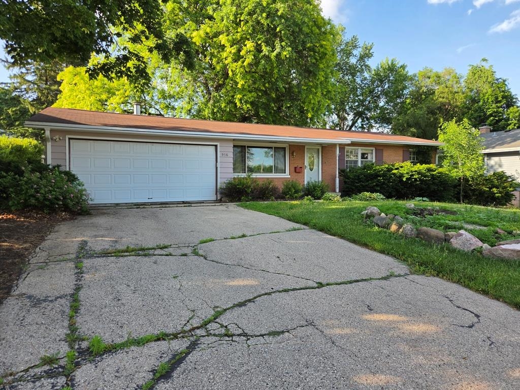 916 Roby Road