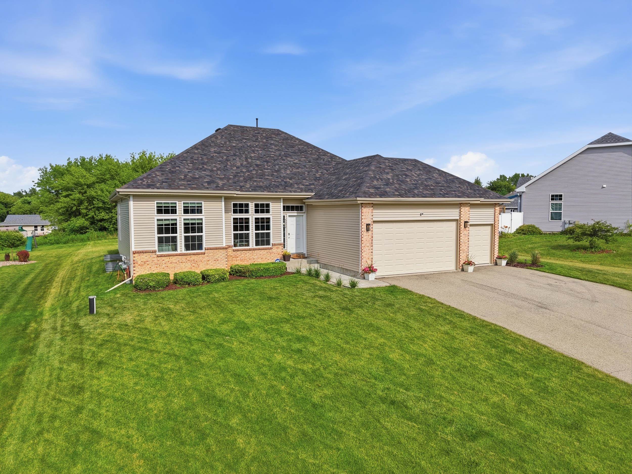 11326 N Crestwood Drive