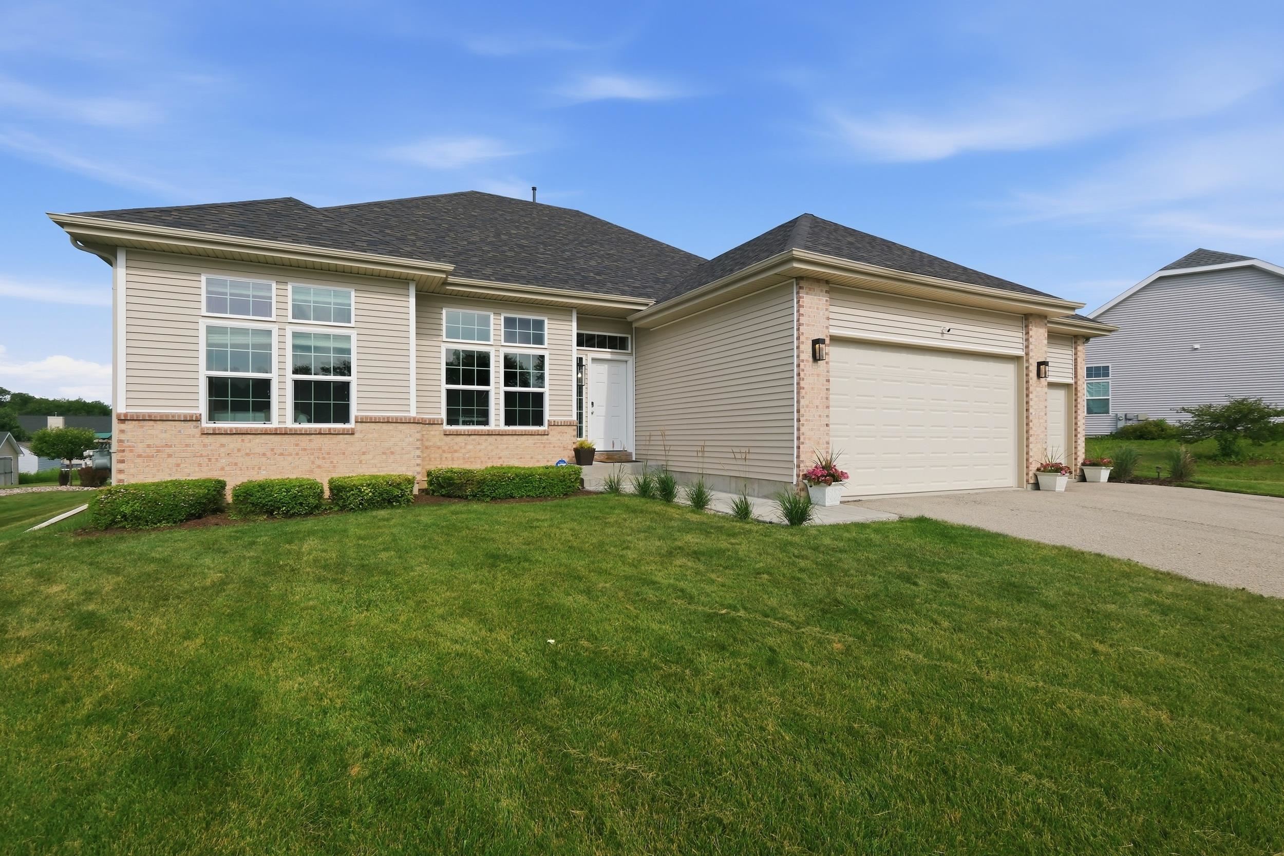 11326 N Crestwood Drive