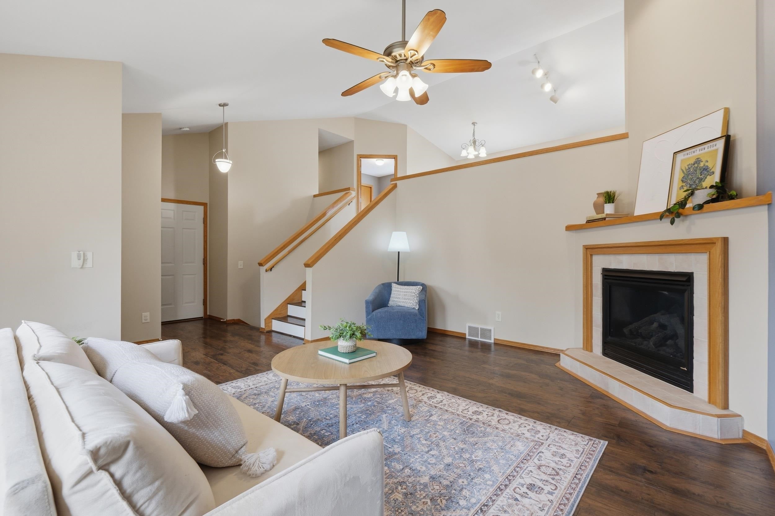 6909 Dominion Drive