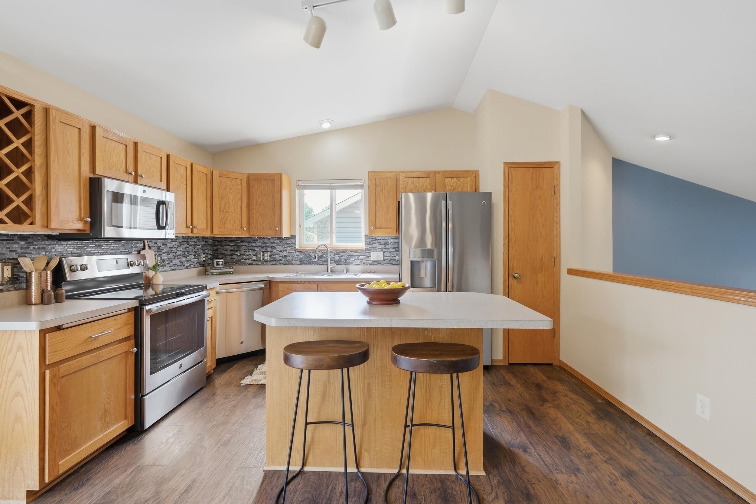 6909 Dominion Drive