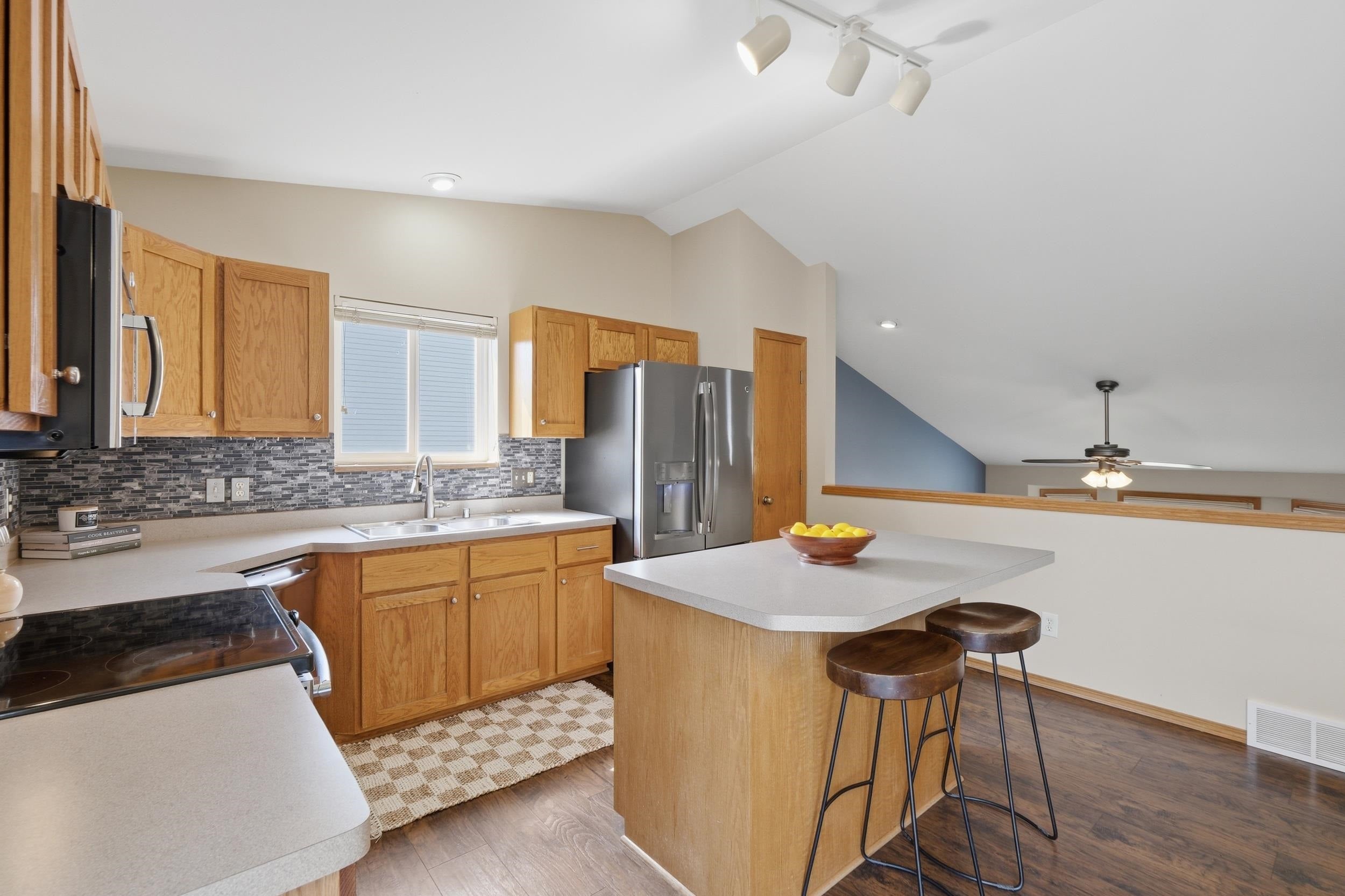 6909 Dominion Drive