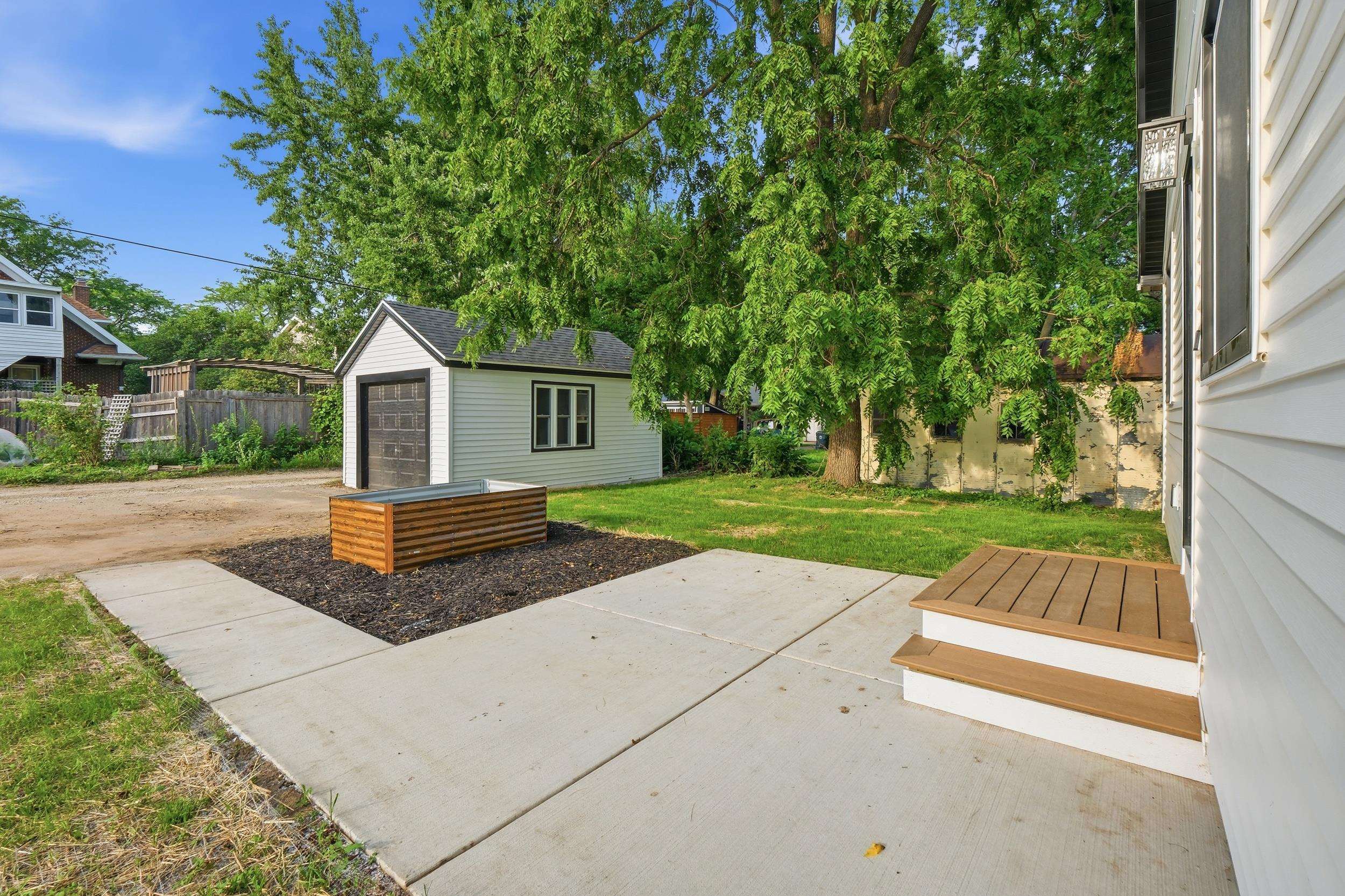 314 Van Deusen Street