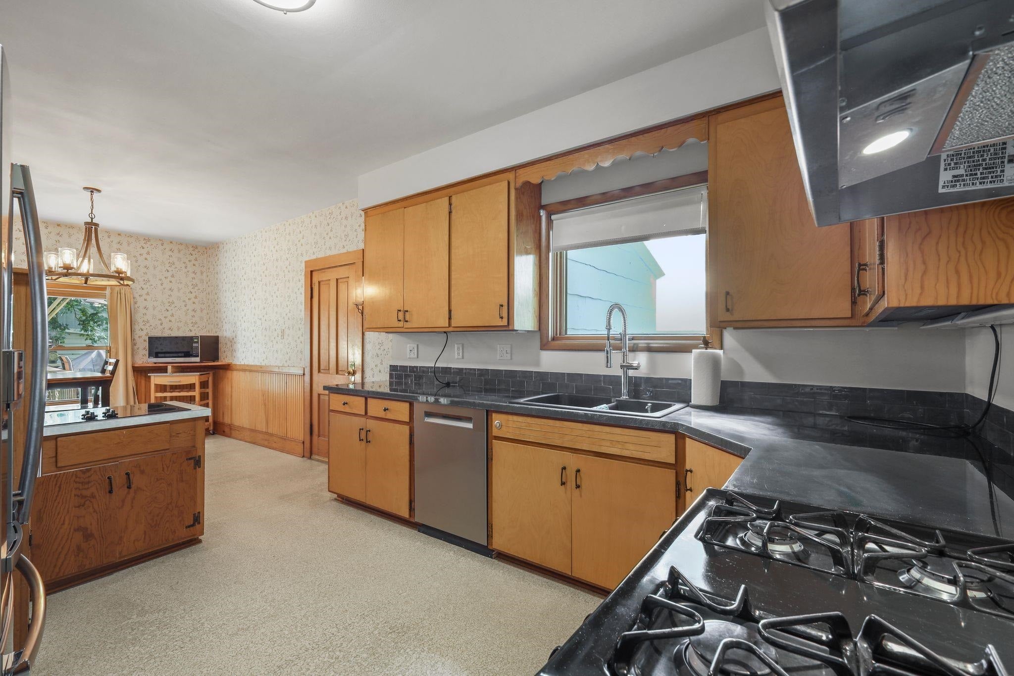 468 River Road