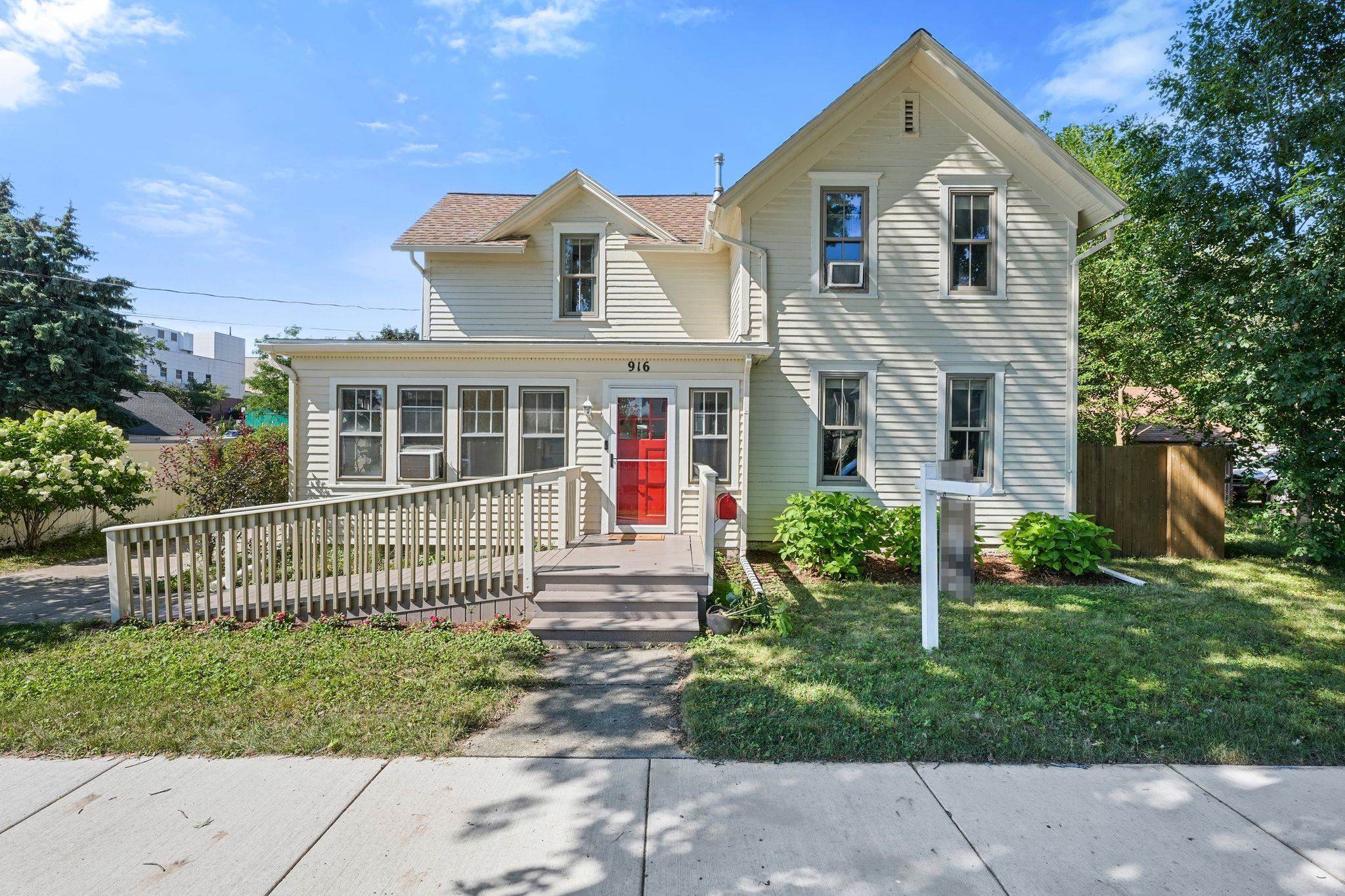 916 Giles Street