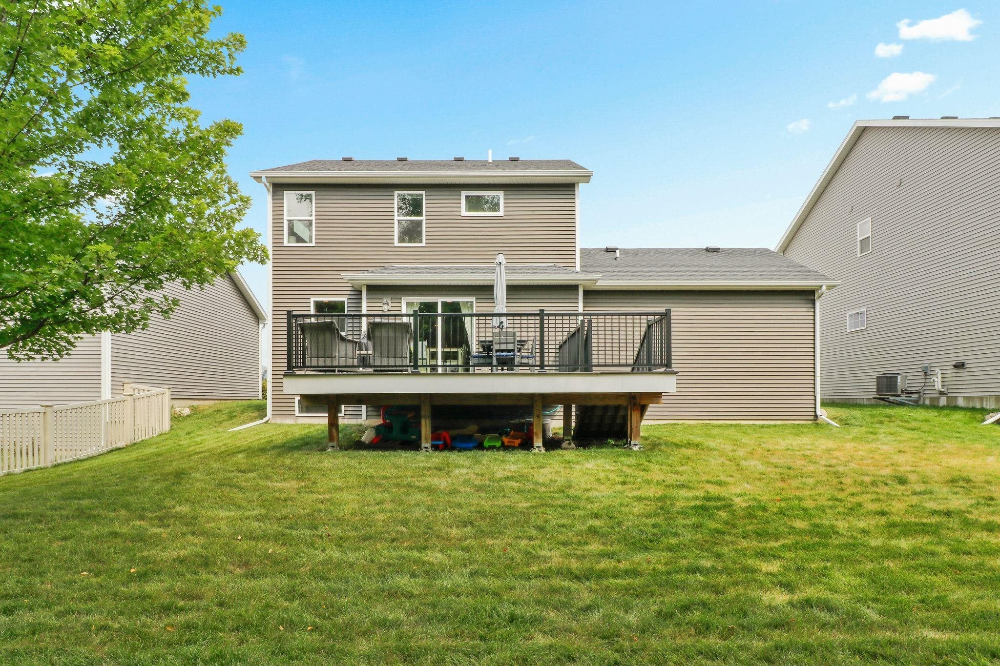 724 Crimson Leaf Lane