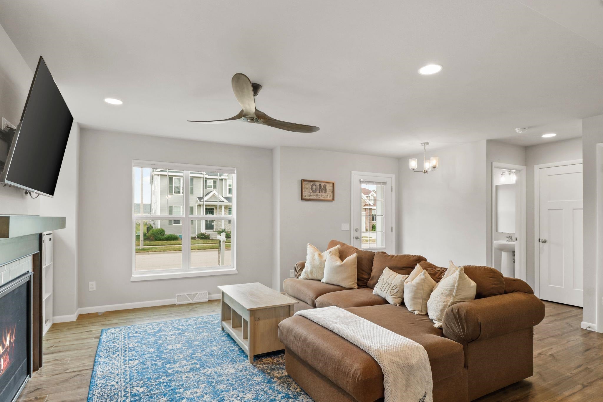 724 Crimson Leaf Lane