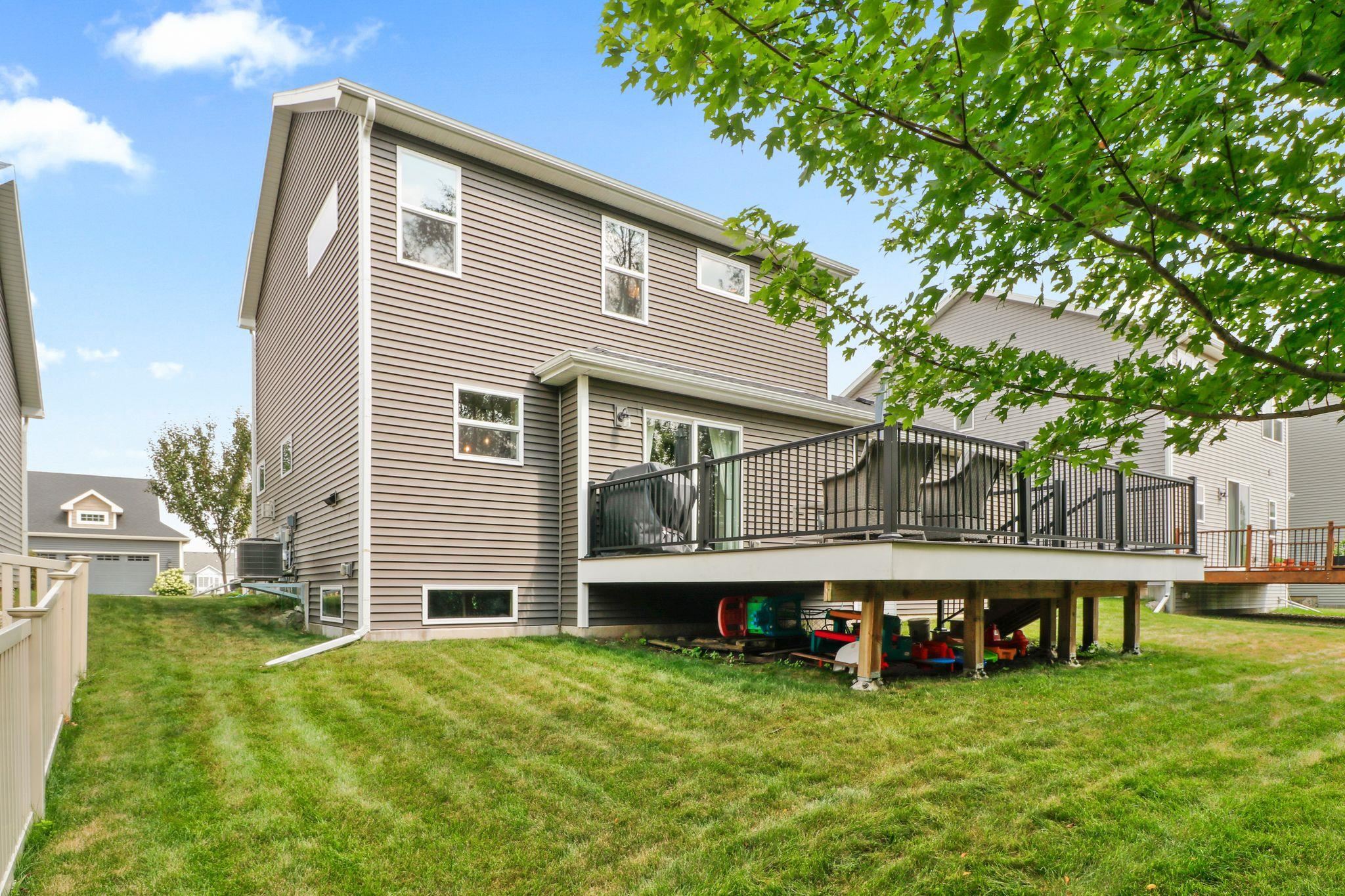 724 Crimson Leaf Lane