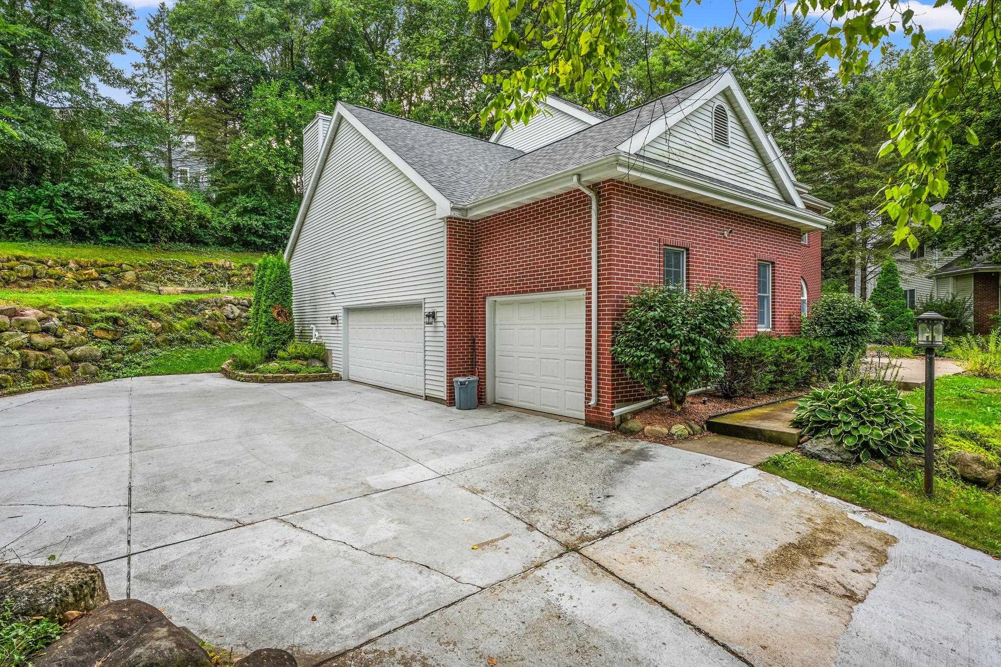 5825 Pembroke Court