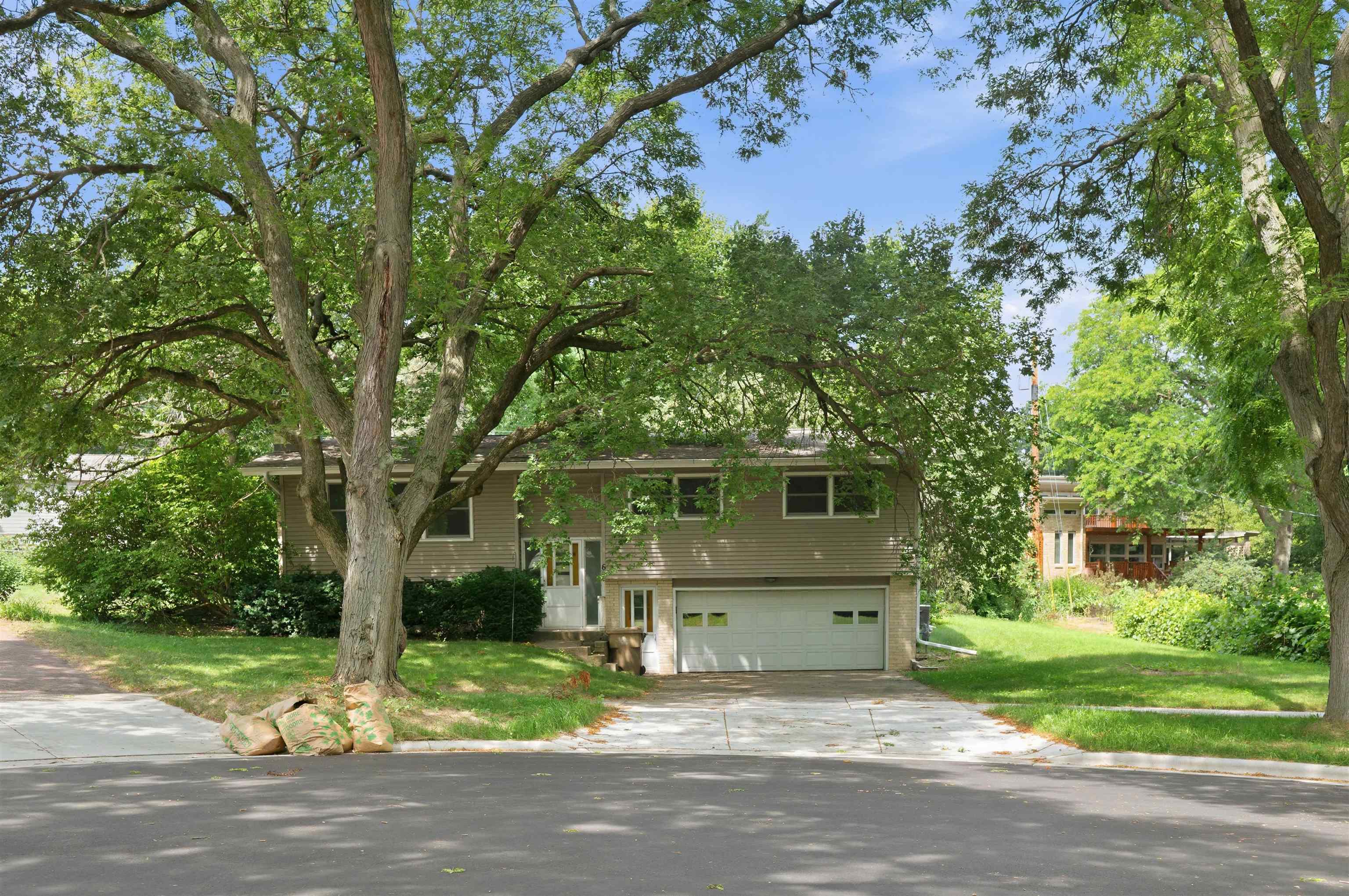 6 Barron Court