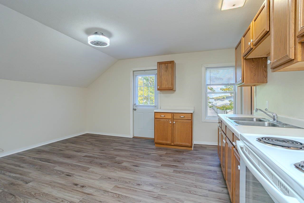 907 Single Avenue