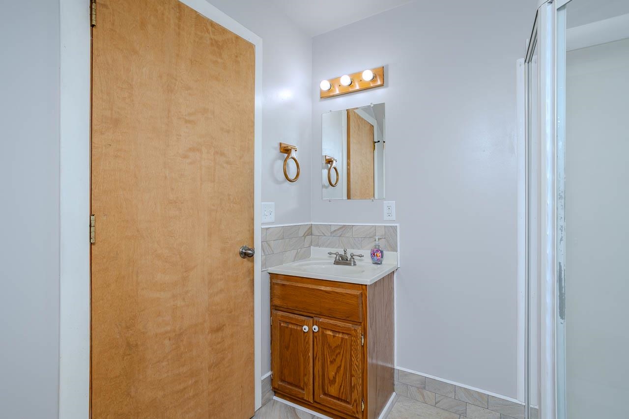 907 Single Avenue