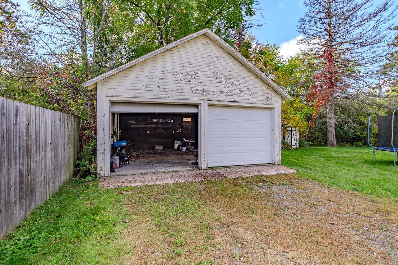 907 Single Avenue