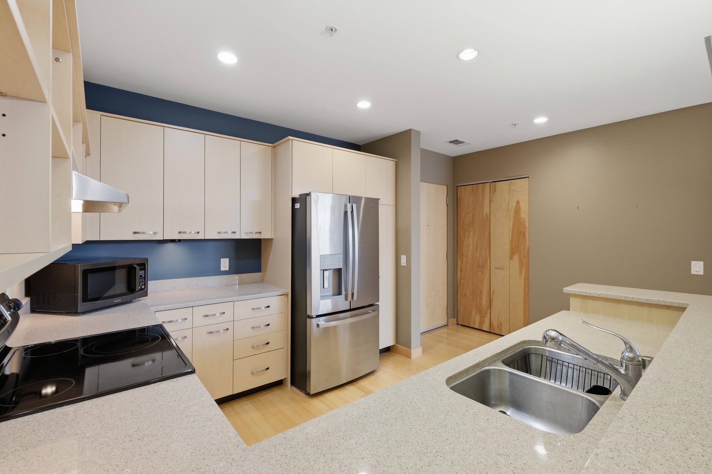 309 W Washington Avenue 412