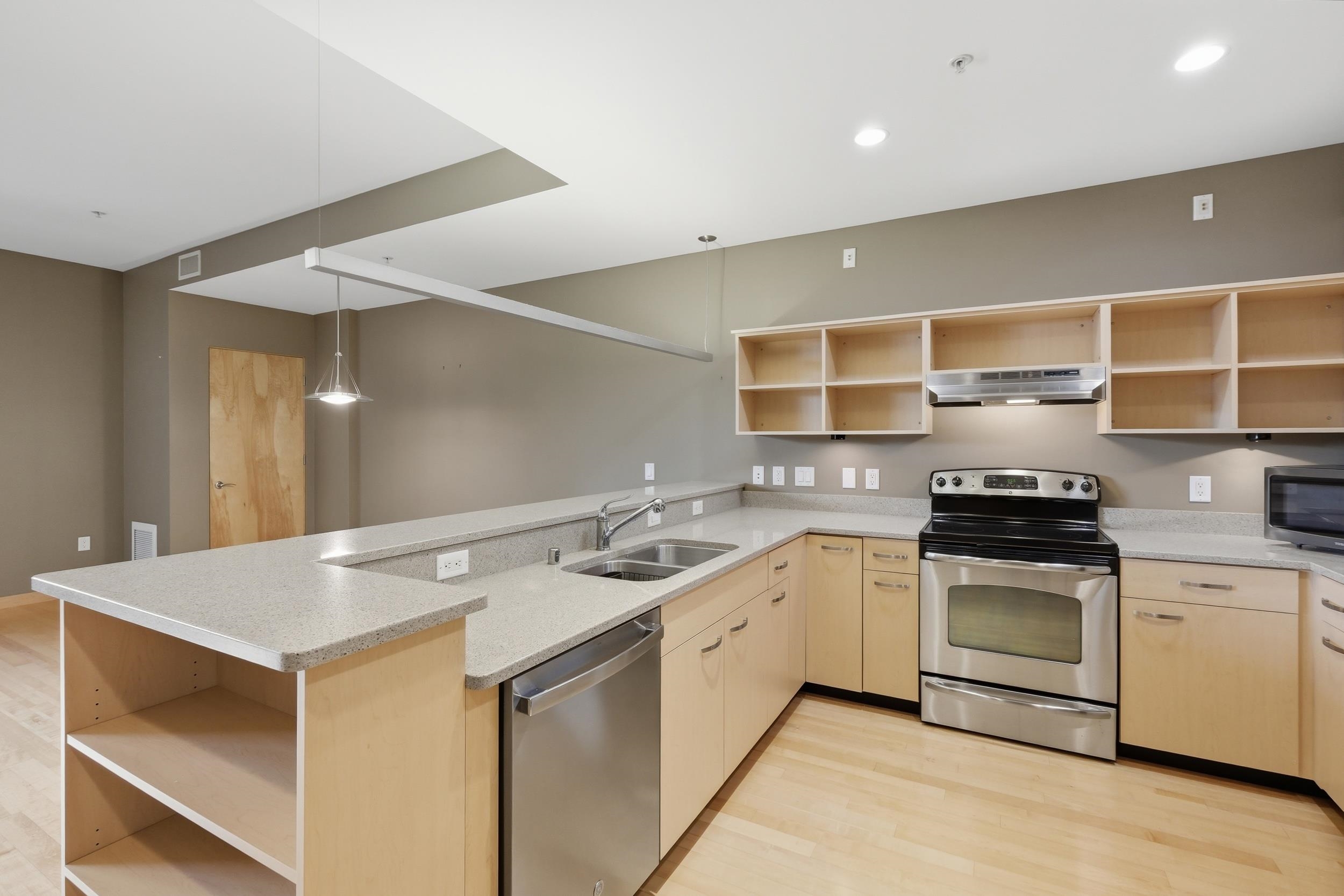 309 W Washington Avenue 412