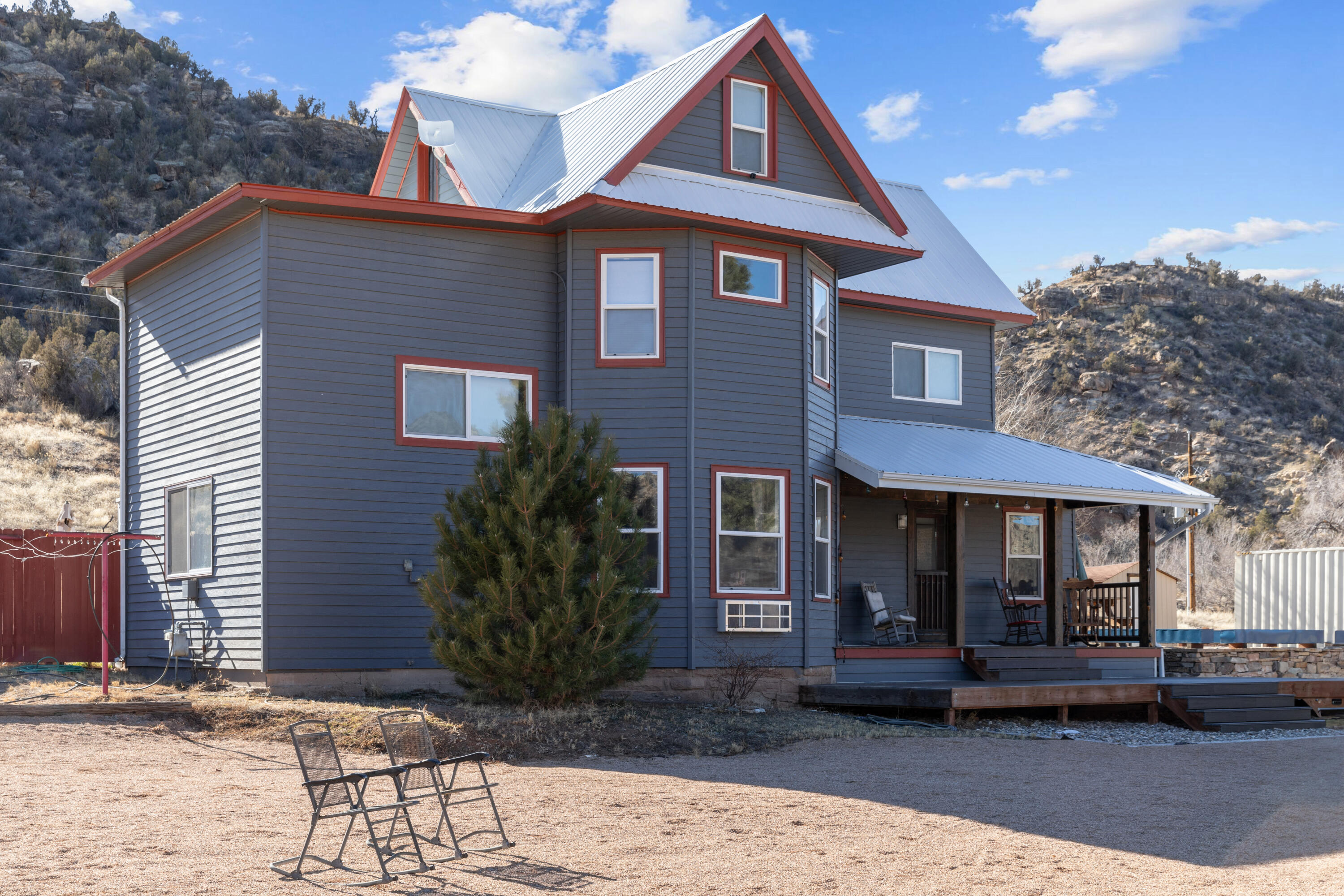 153 E Main Street