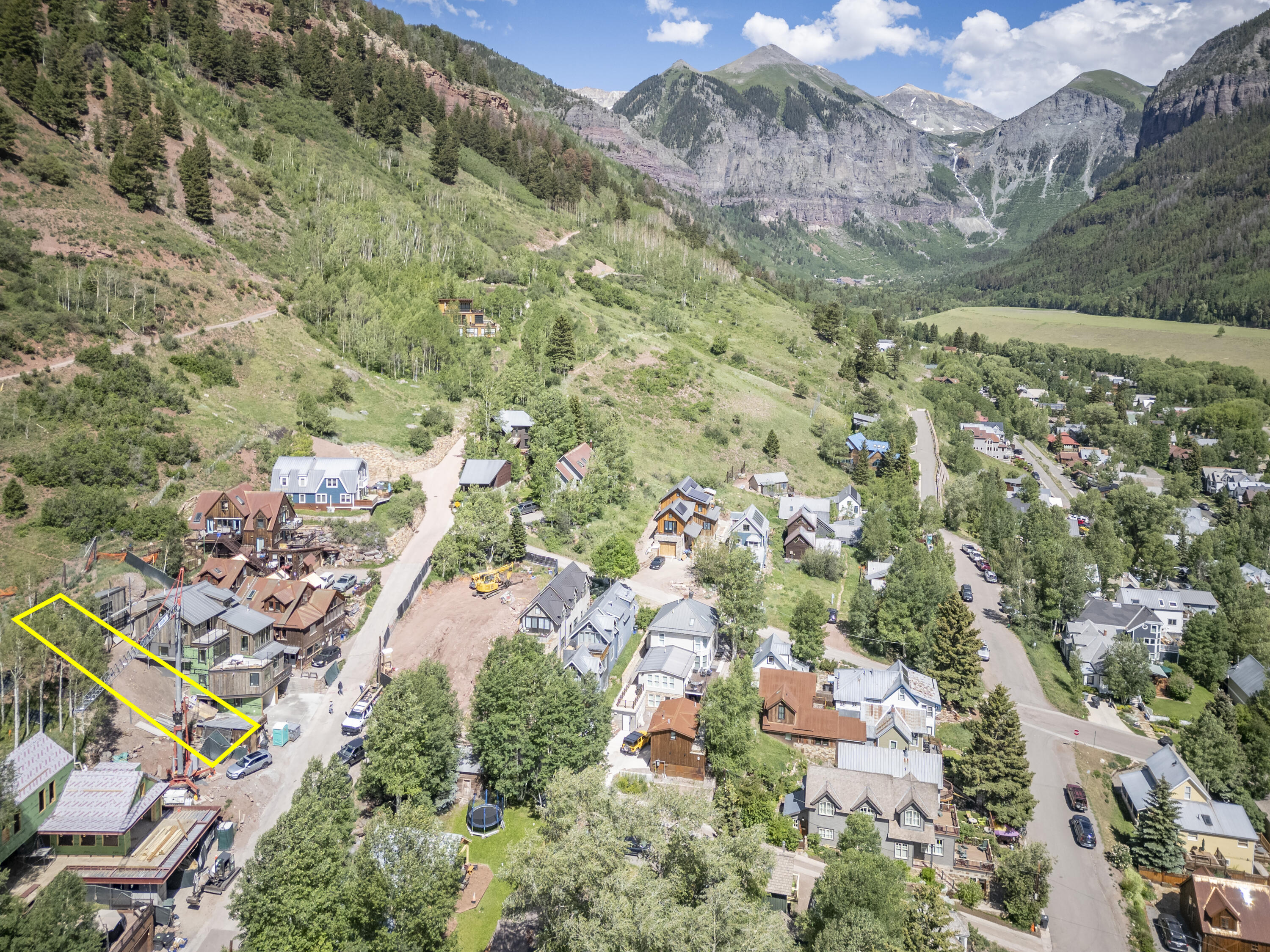 207 E Gregory Avenue