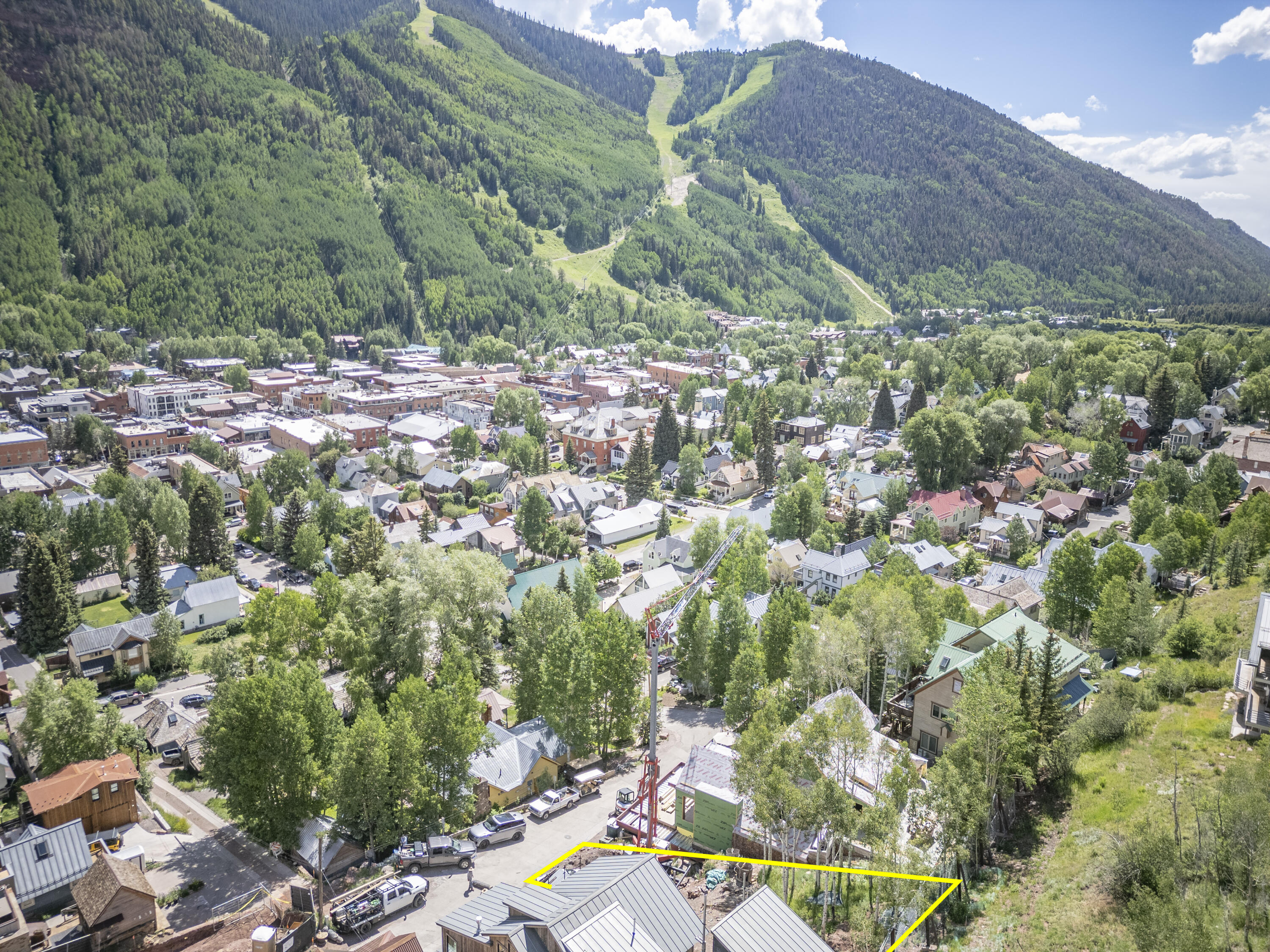 207 E Gregory Avenue