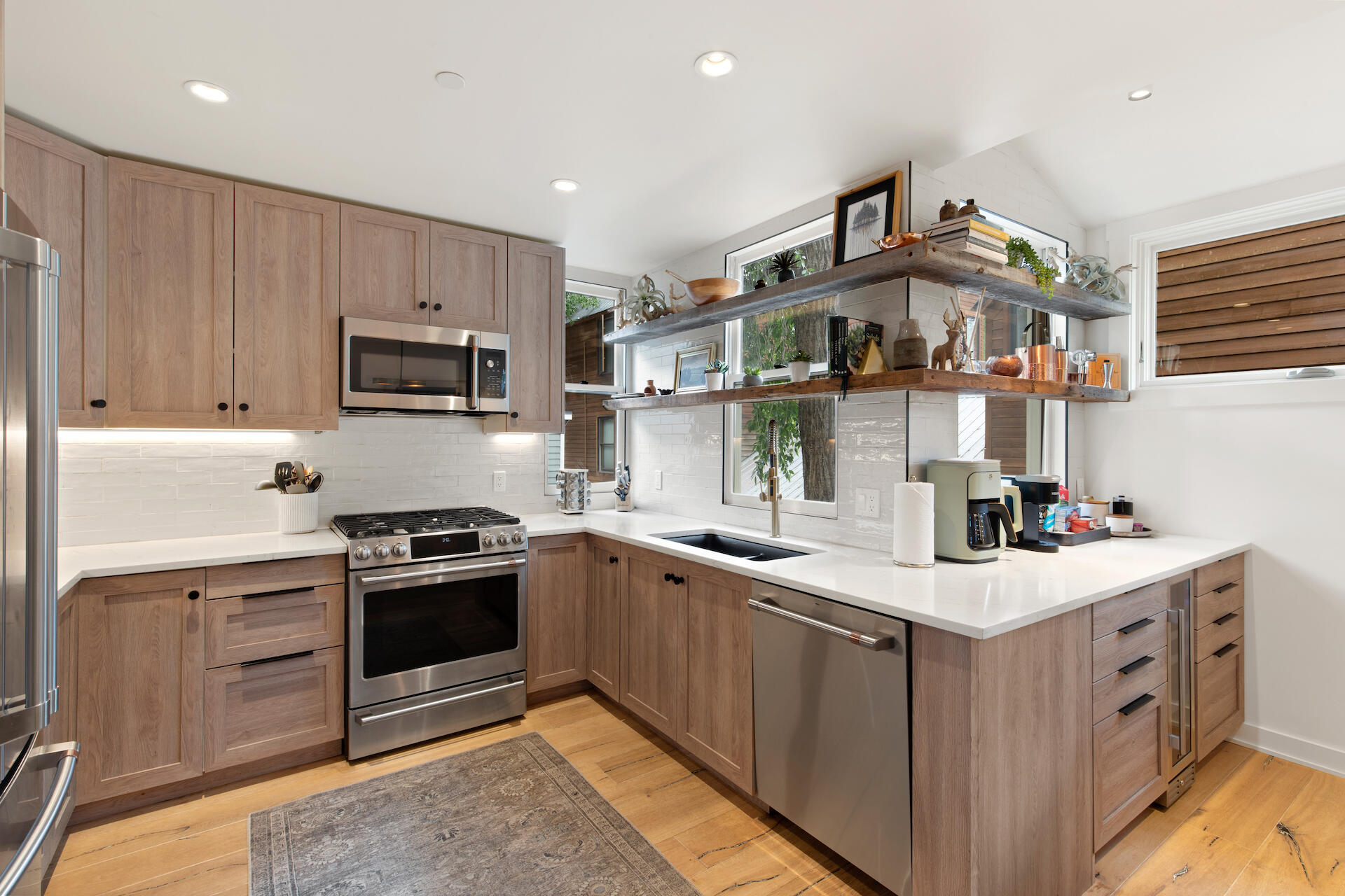 615 W Pacific Avenue