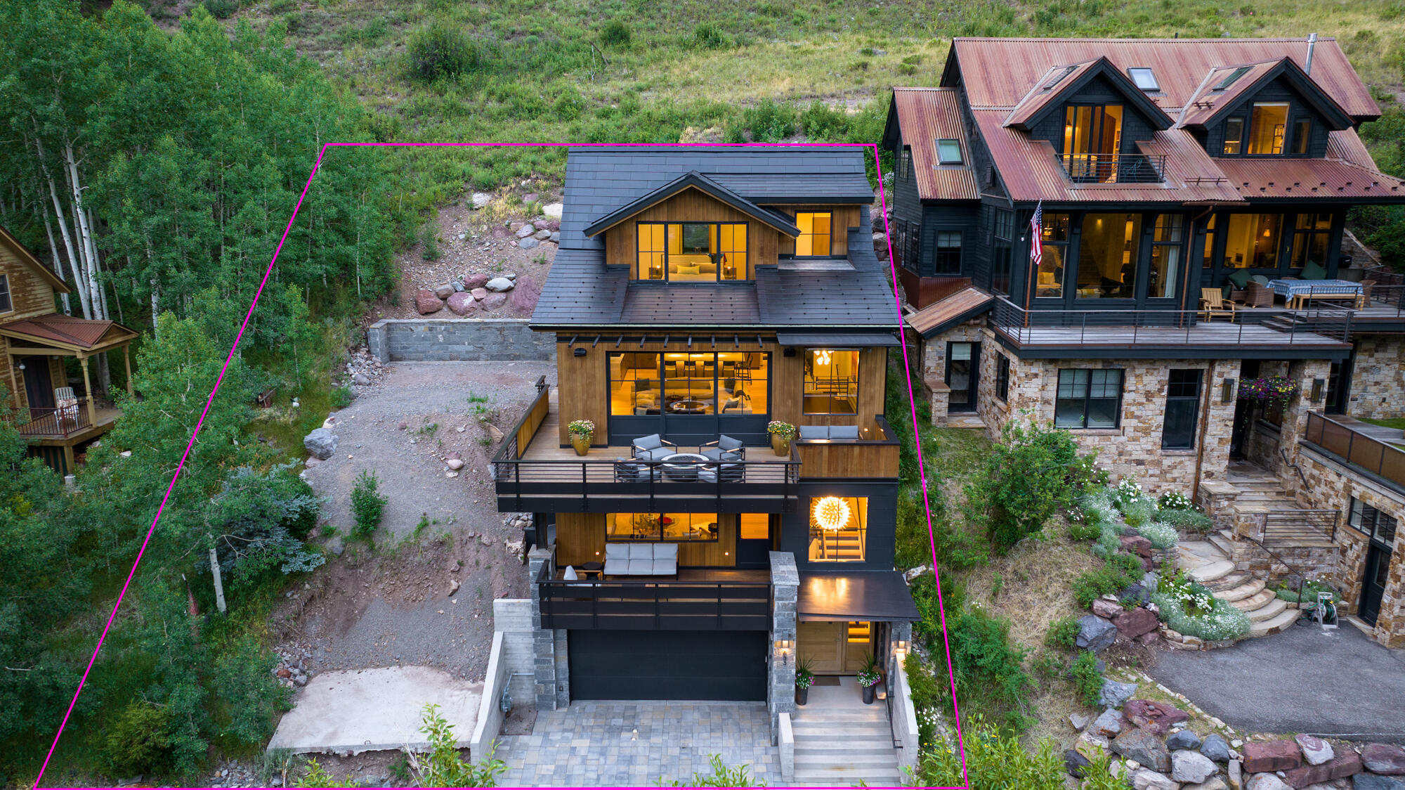653 E Pandora Avenue