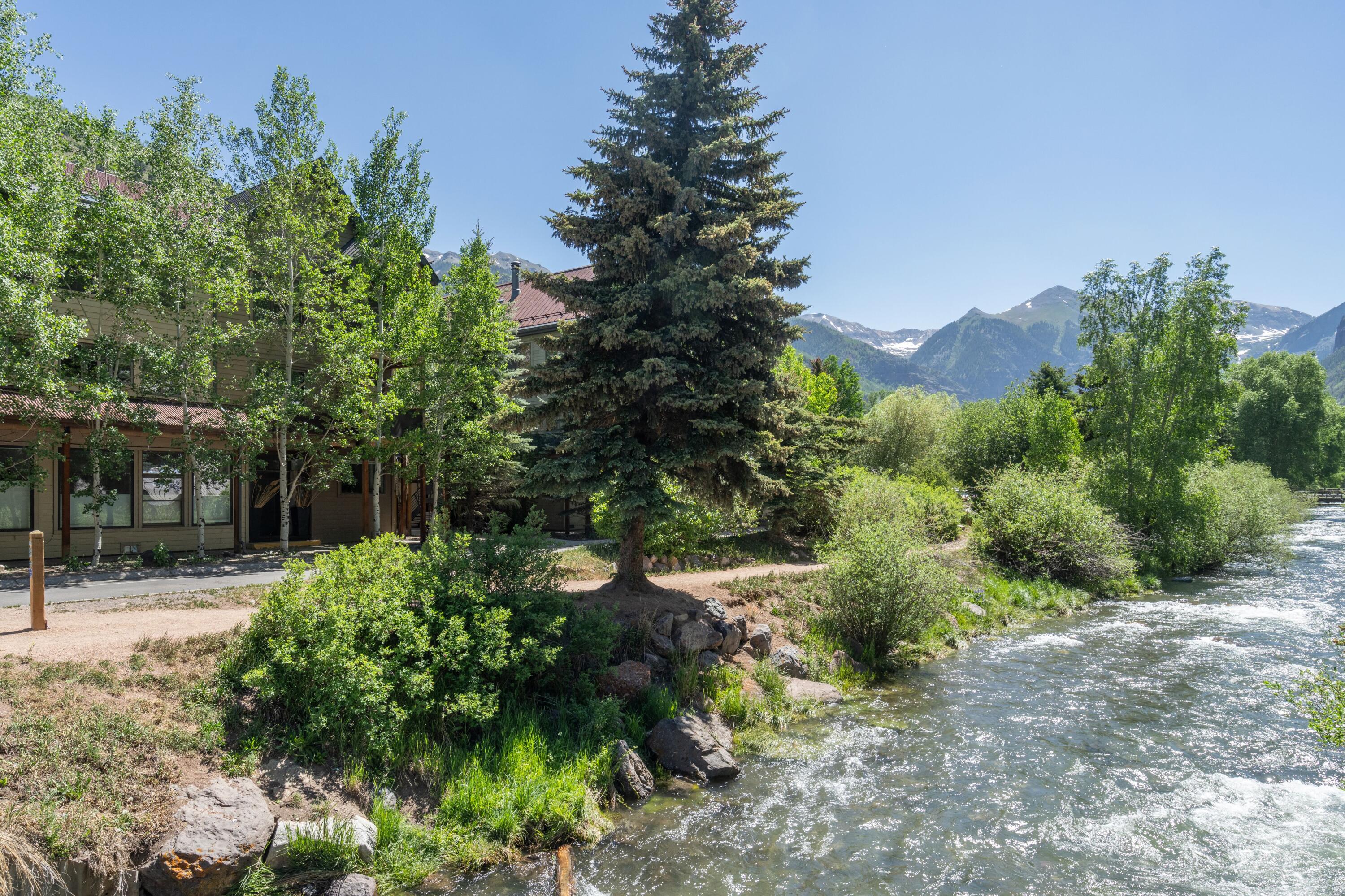 791 W Pacific Avenue