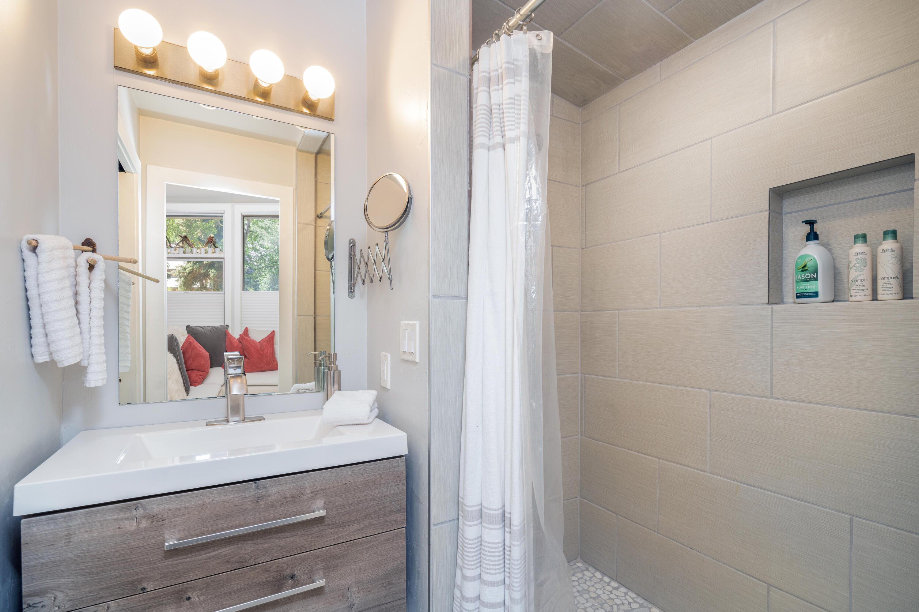 791 W Pacific Avenue